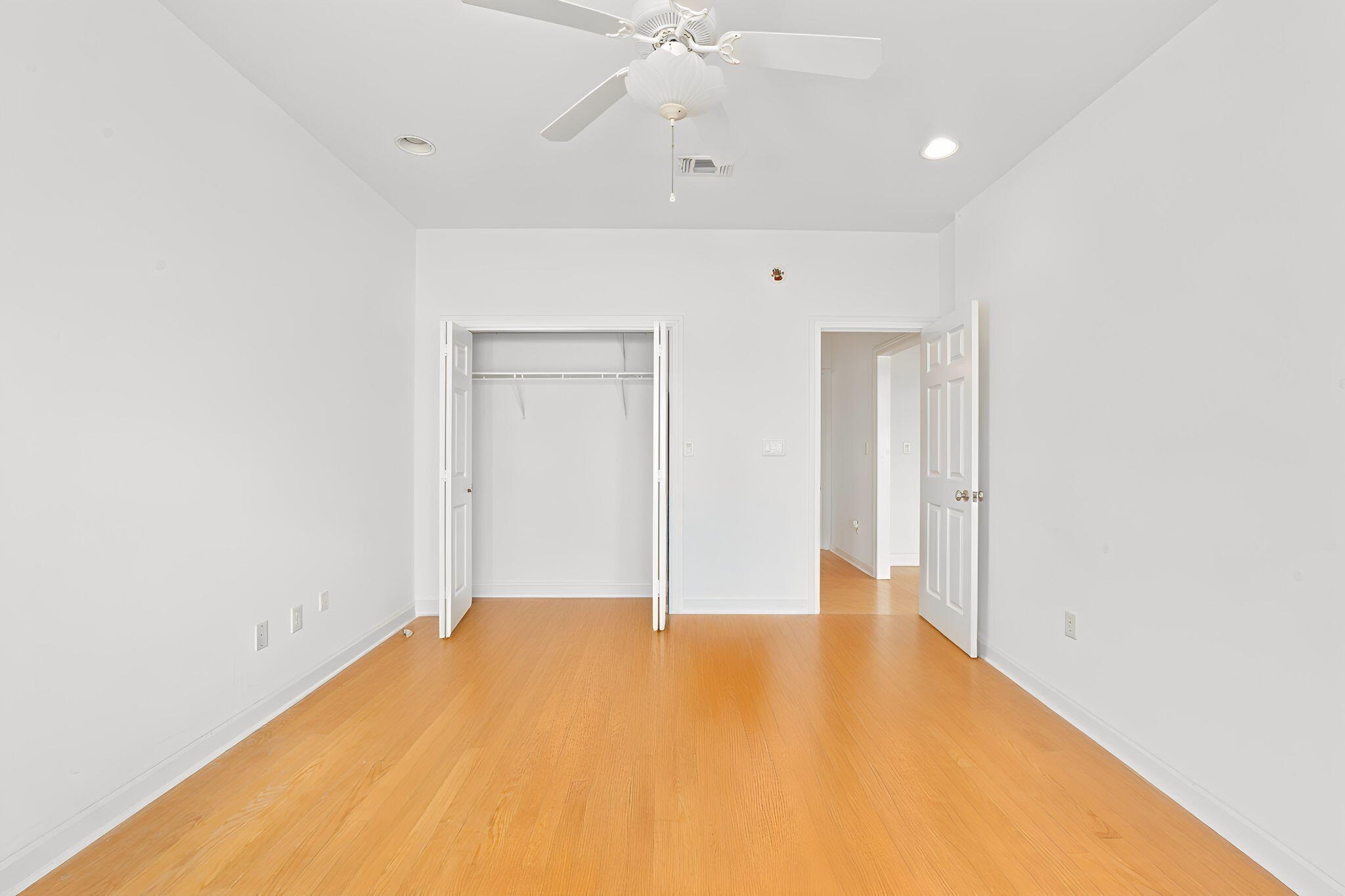 HICKORY SHORES - Residential