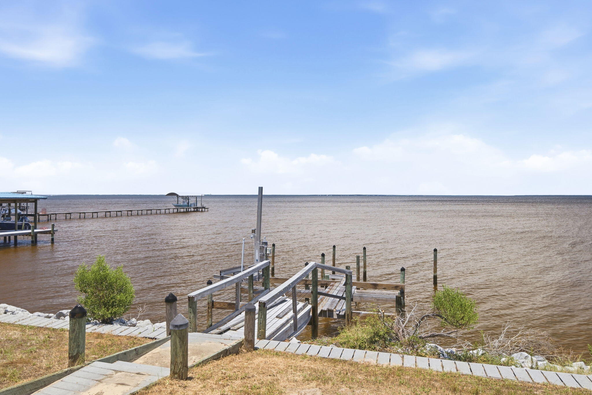 HICKORY SHORES - Residential