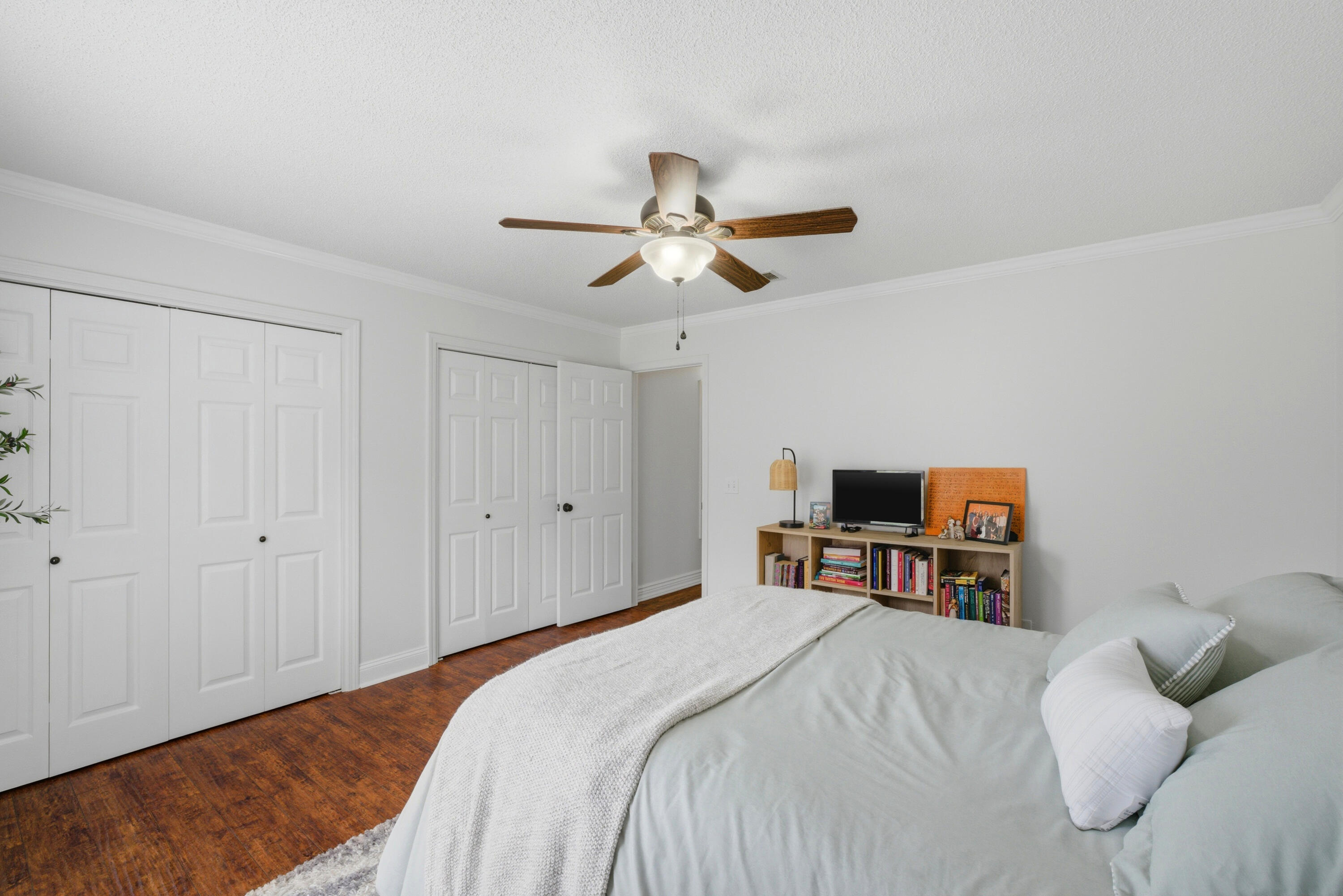 MARCUS POINTE - Residential