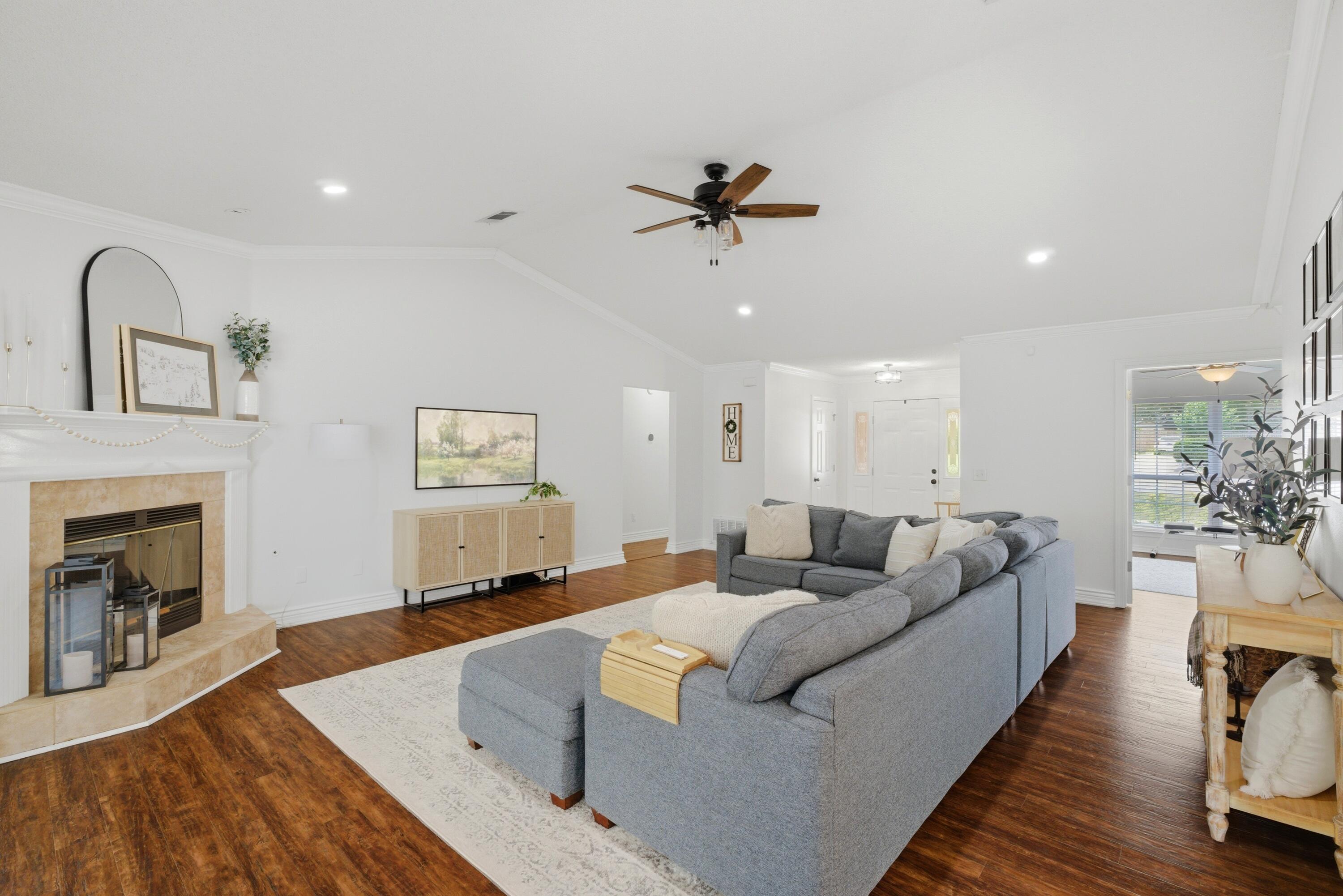 MARCUS POINTE - Residential