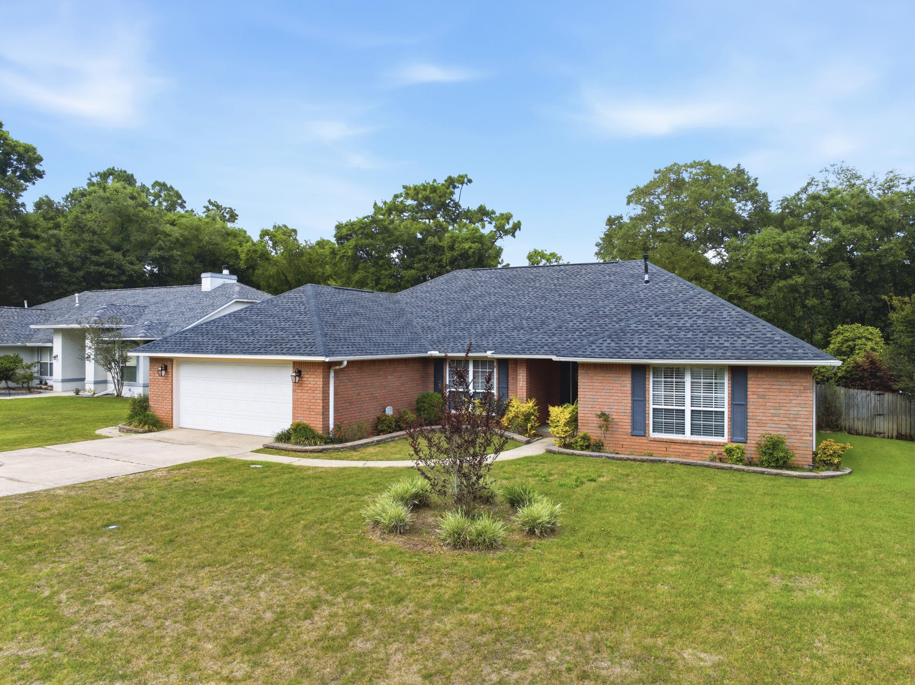 MARCUS POINTE - Residential