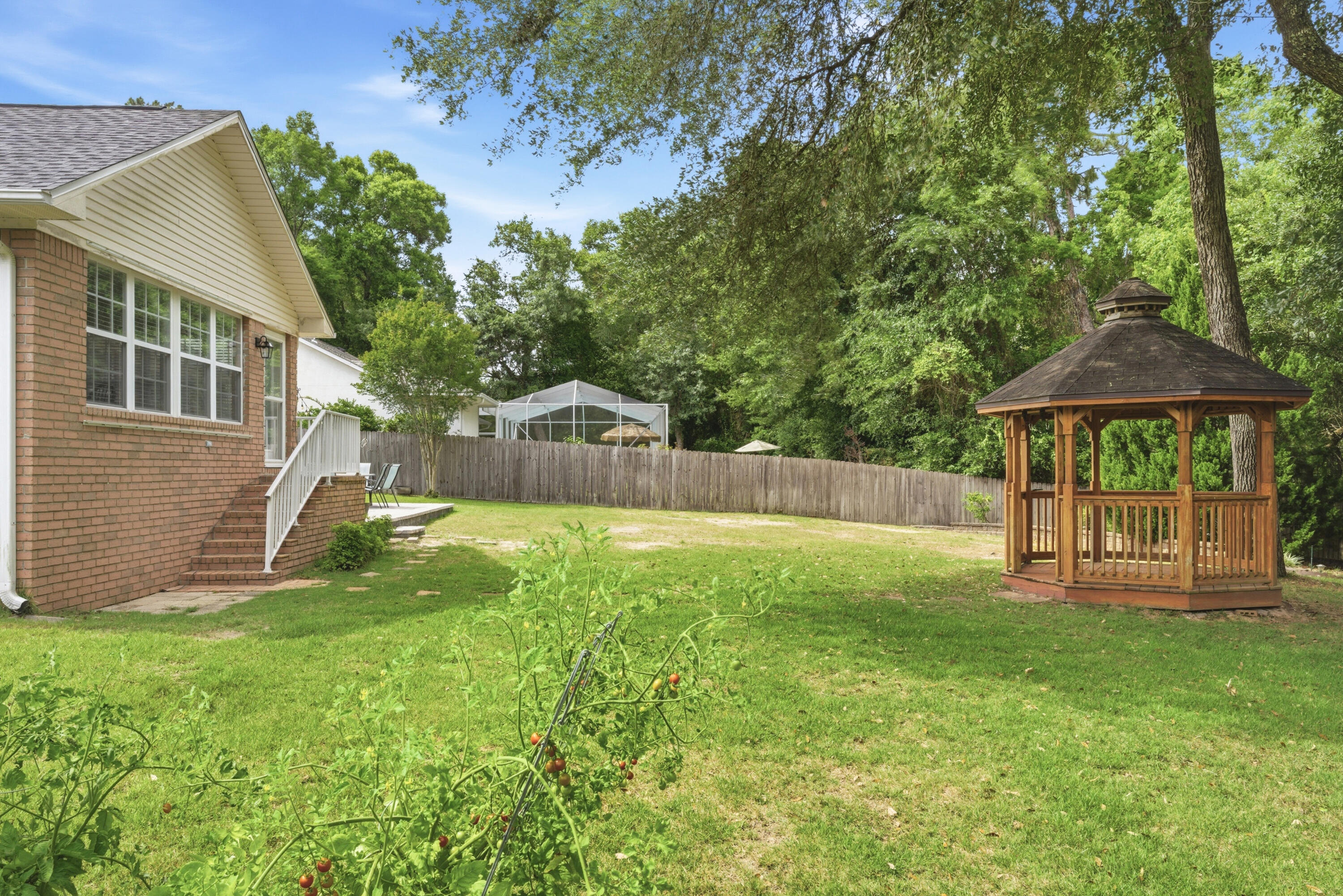MARCUS POINTE - Residential
