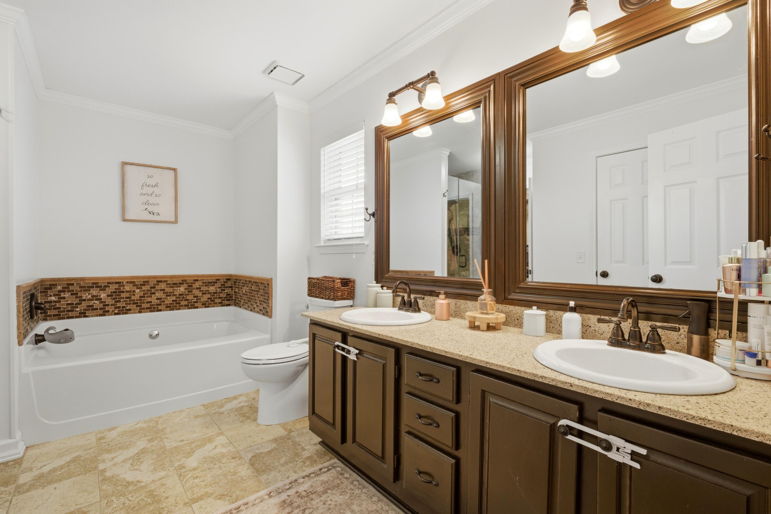 MARCUS POINTE - Residential