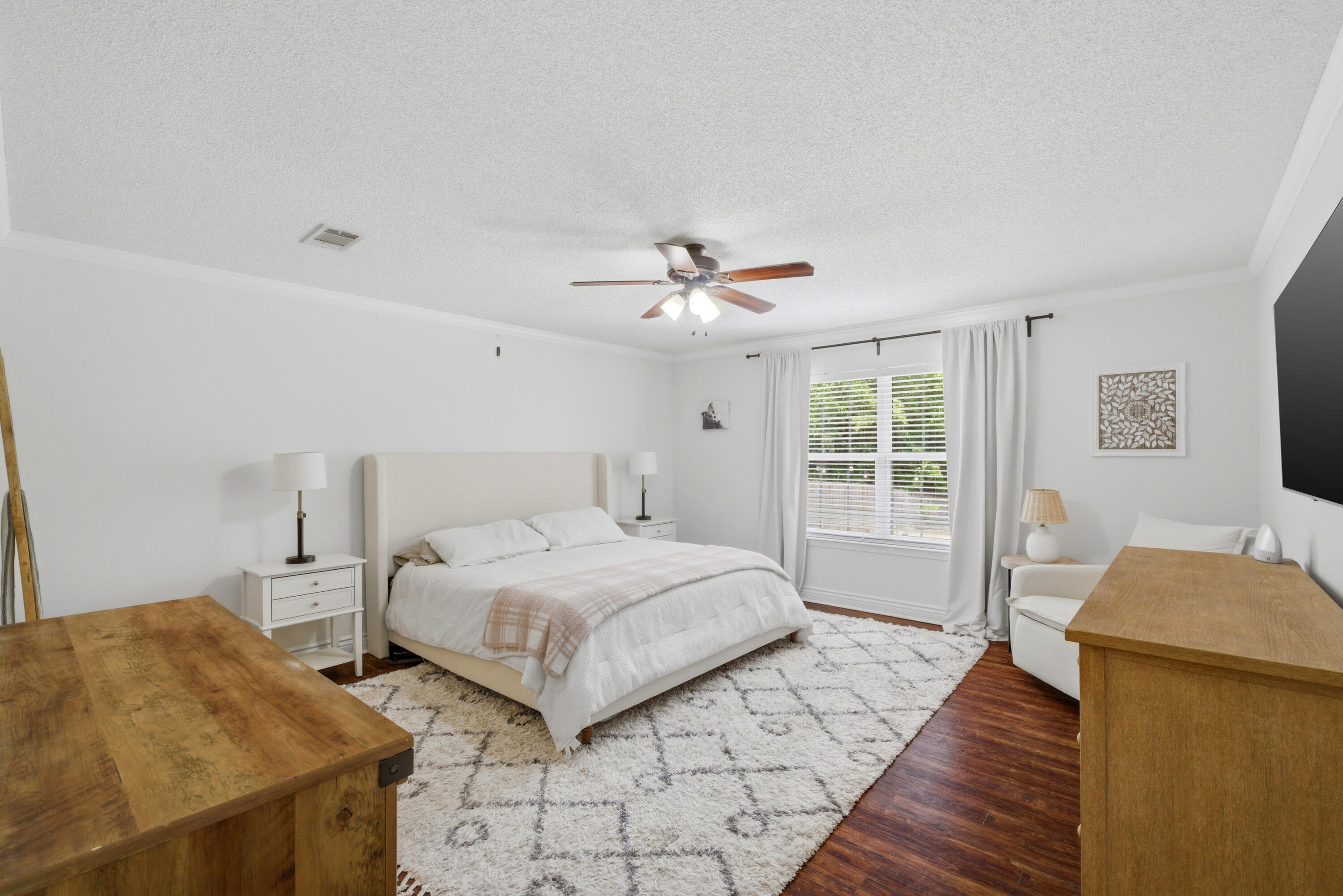 MARCUS POINTE - Residential