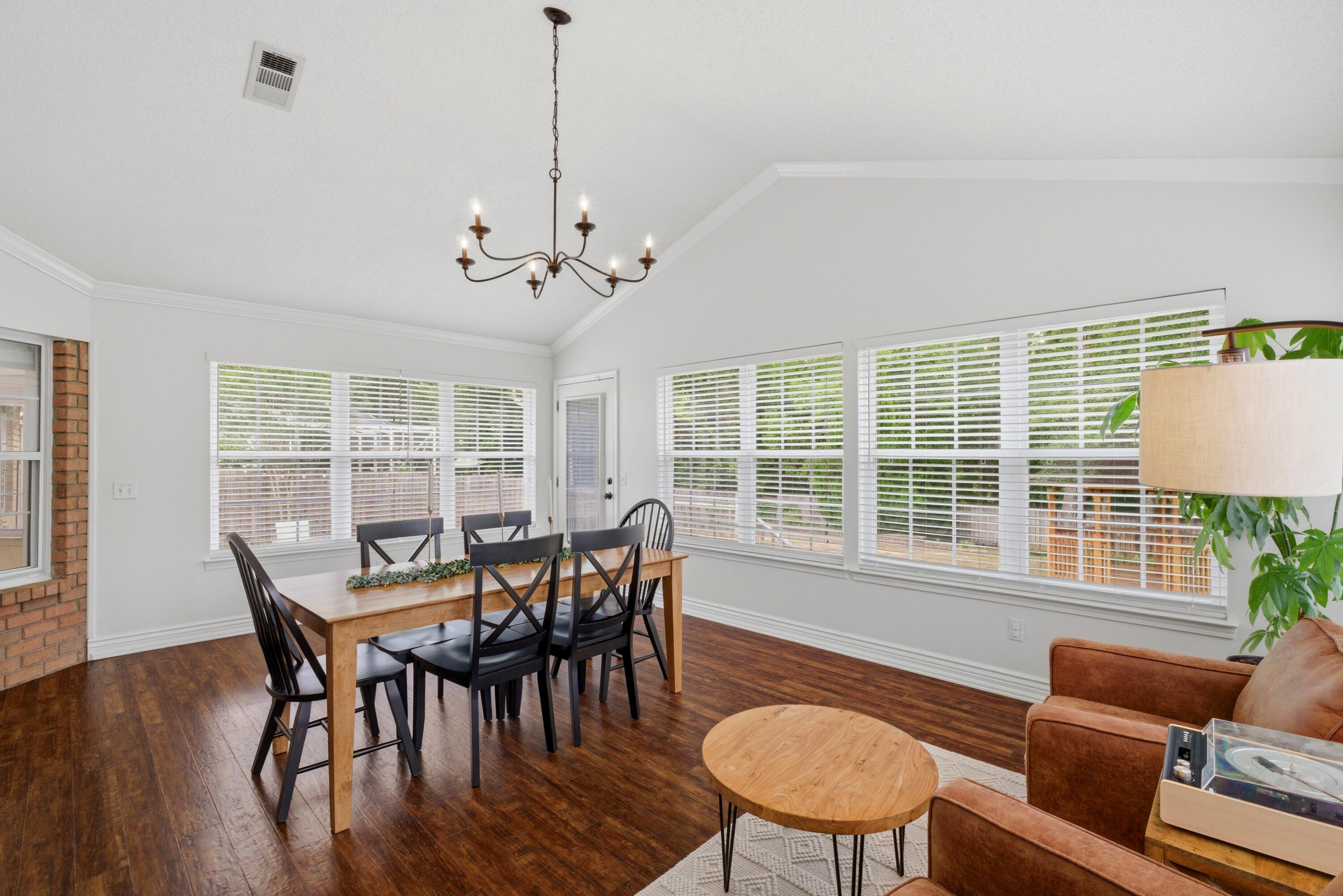 MARCUS POINTE - Residential