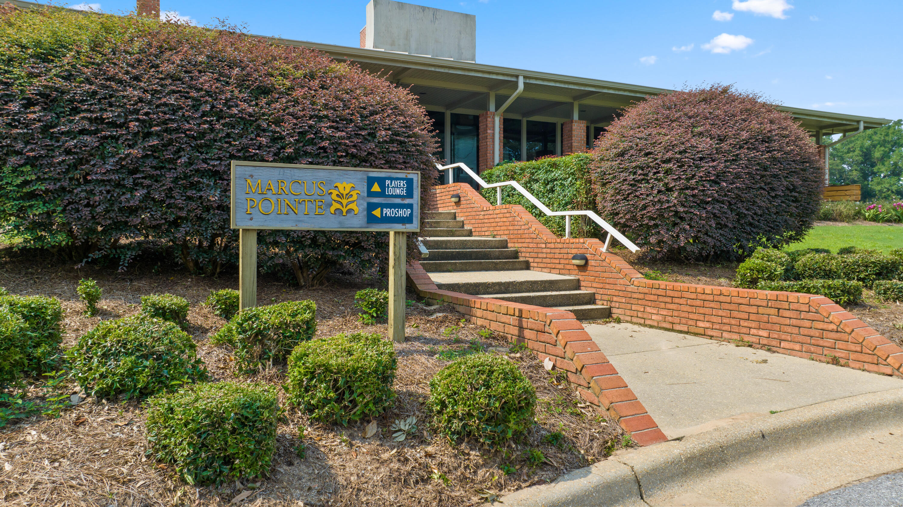 MARCUS POINTE - Residential