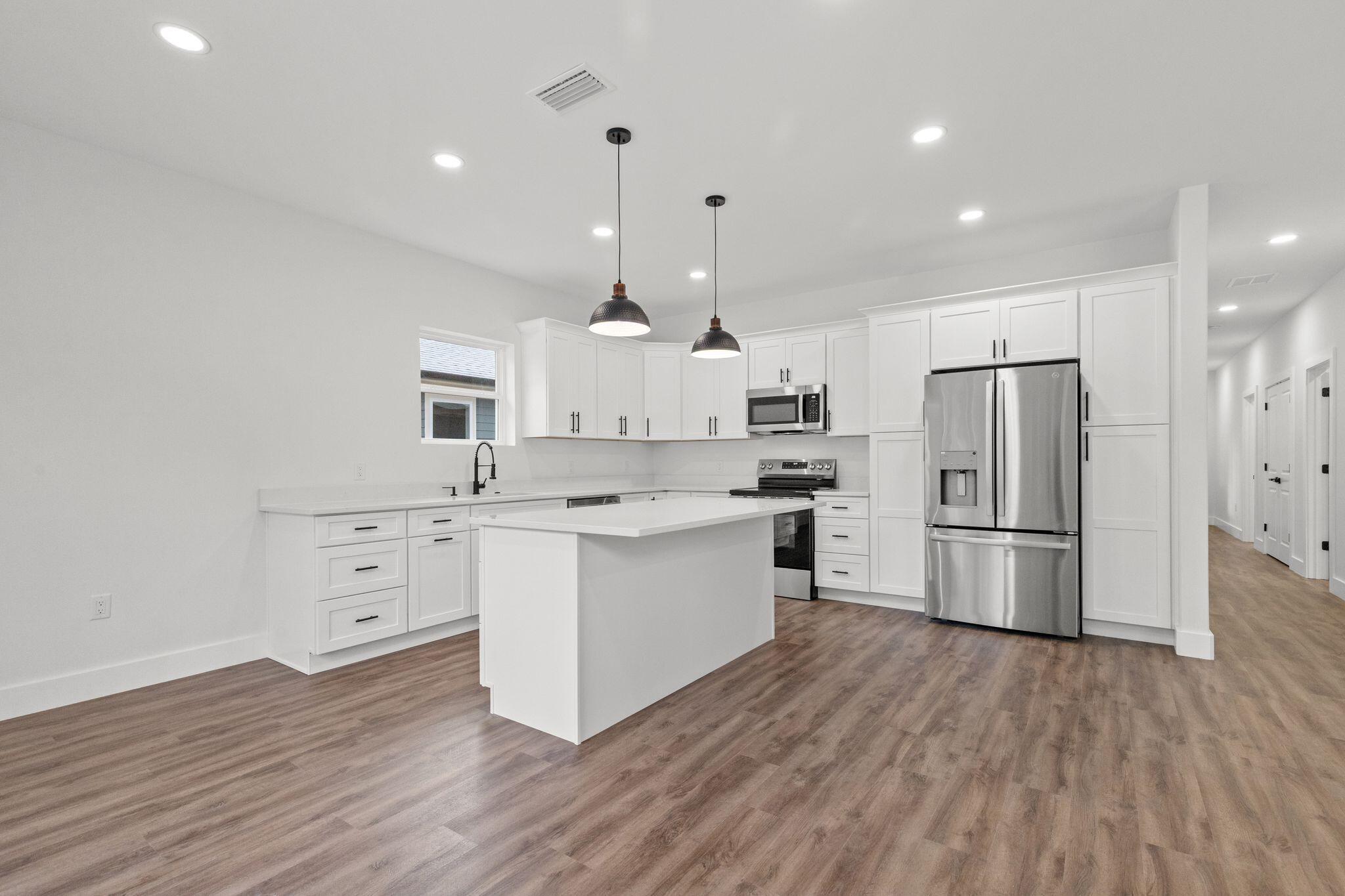 TOWN OF SANTA ROSA - Residential Lease