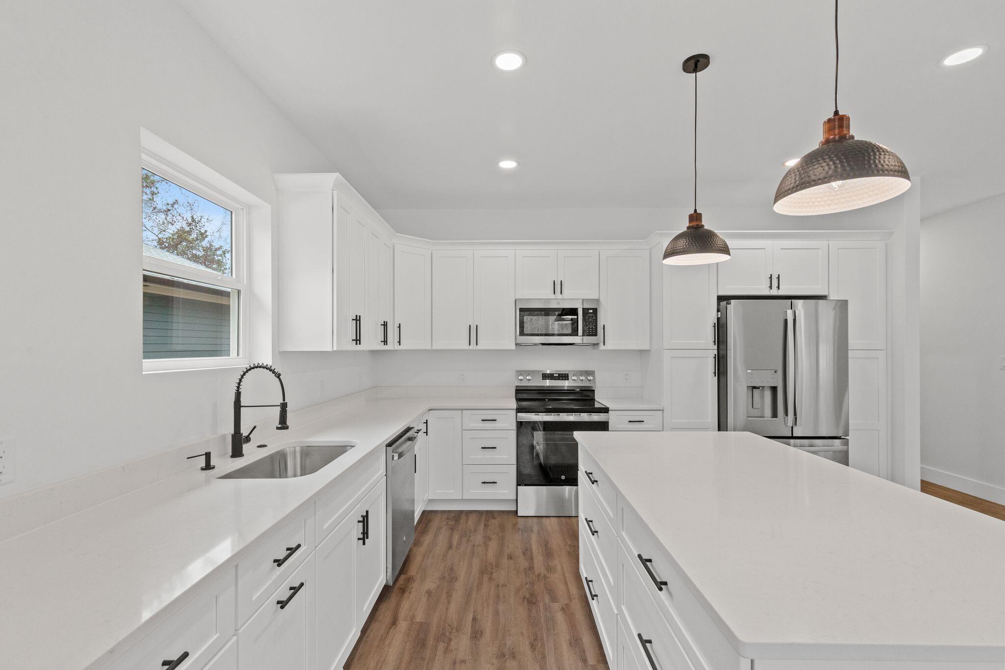 TOWN OF SANTA ROSA - Residential Lease