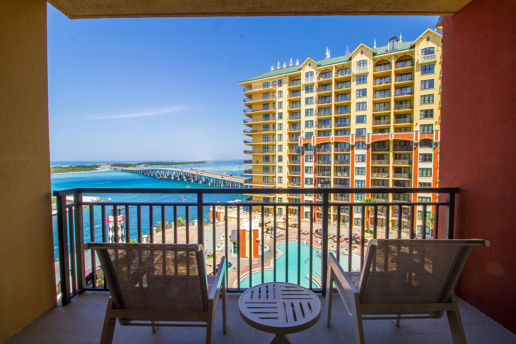 EMERALD GRANDE - Residential
