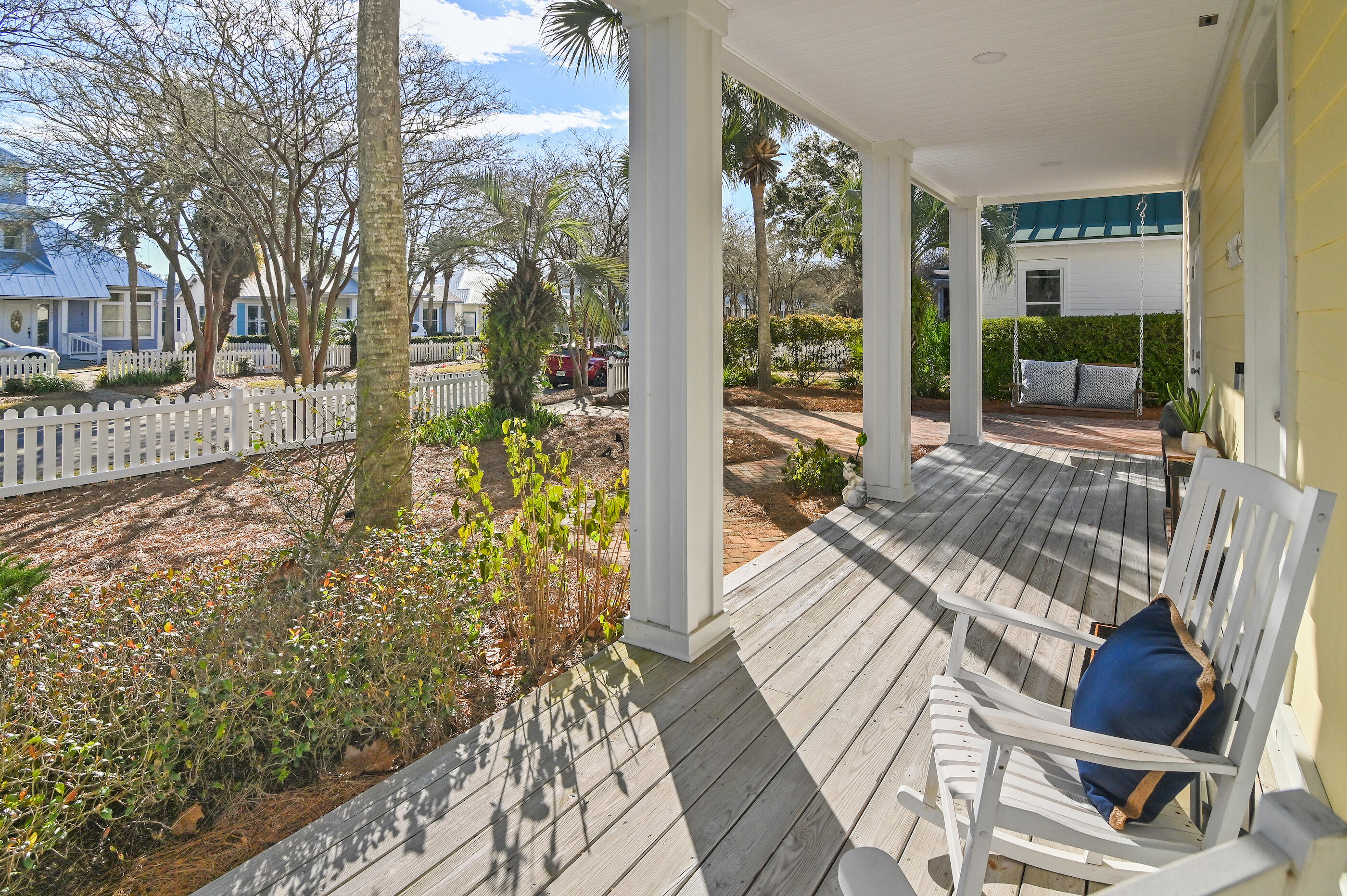 CRYSTAL LAKE  I - Residential