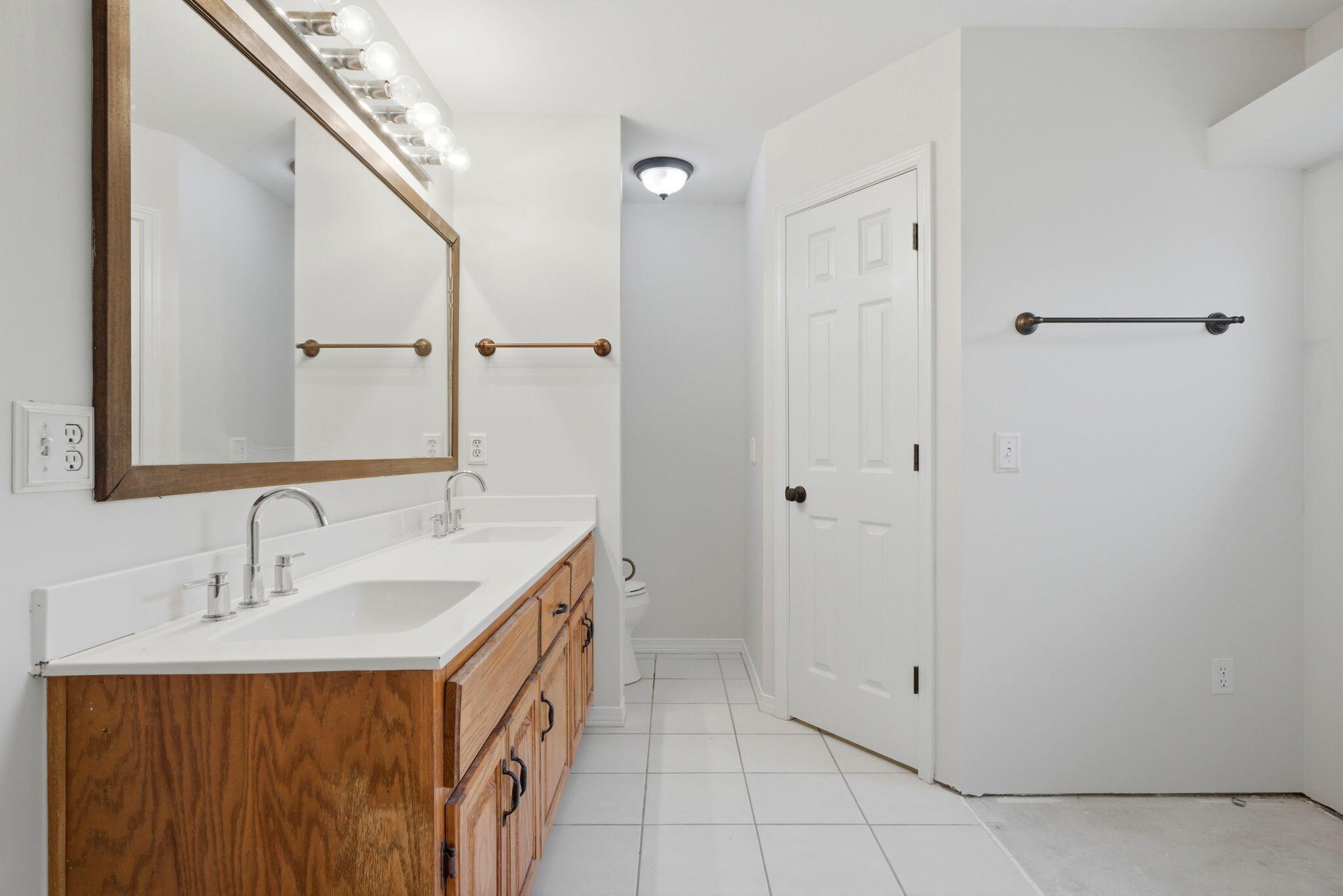 BISCAYNE POINTE - Residential