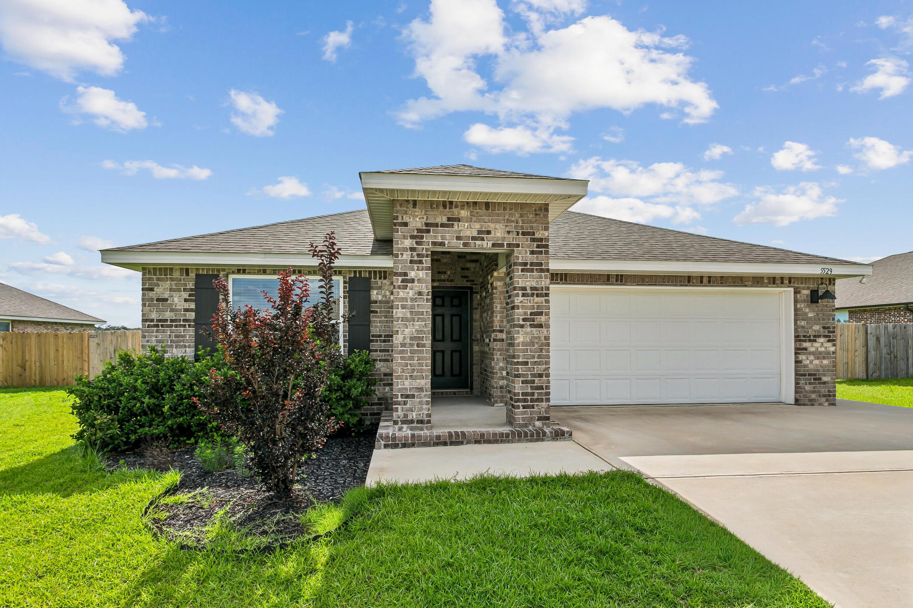 PLANTATION WOODS - Residential