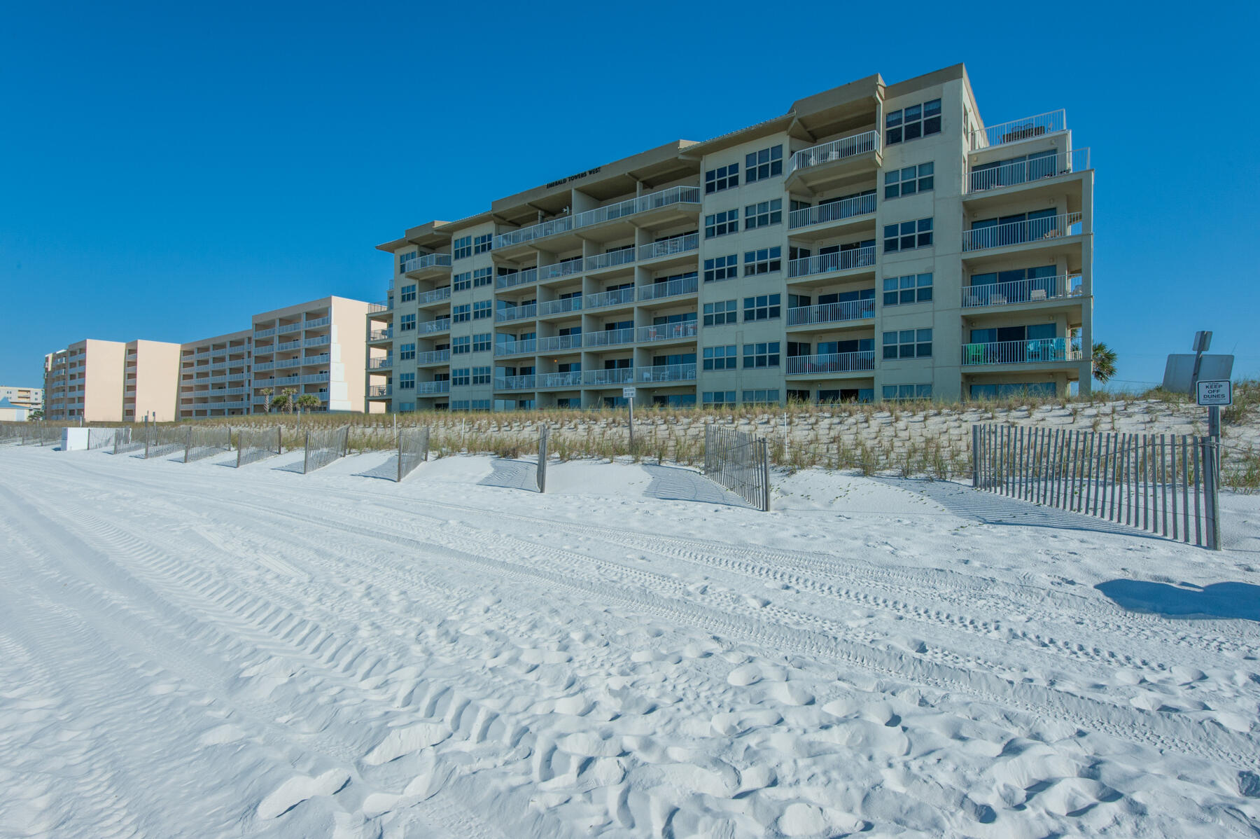 EMERALD TOWERS WEST CONDO - Residential