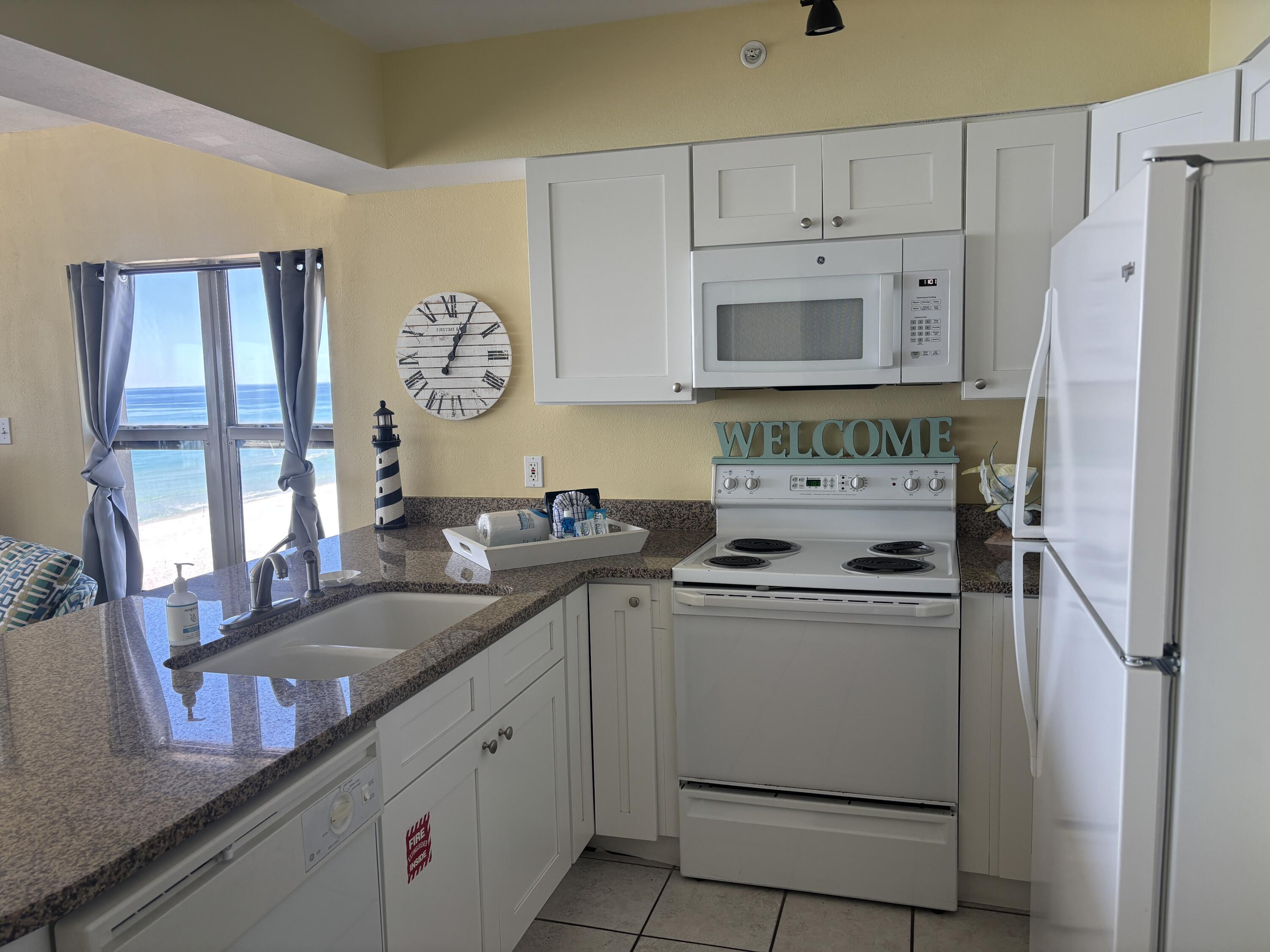 EMERALD TOWERS WEST CONDO - Residential
