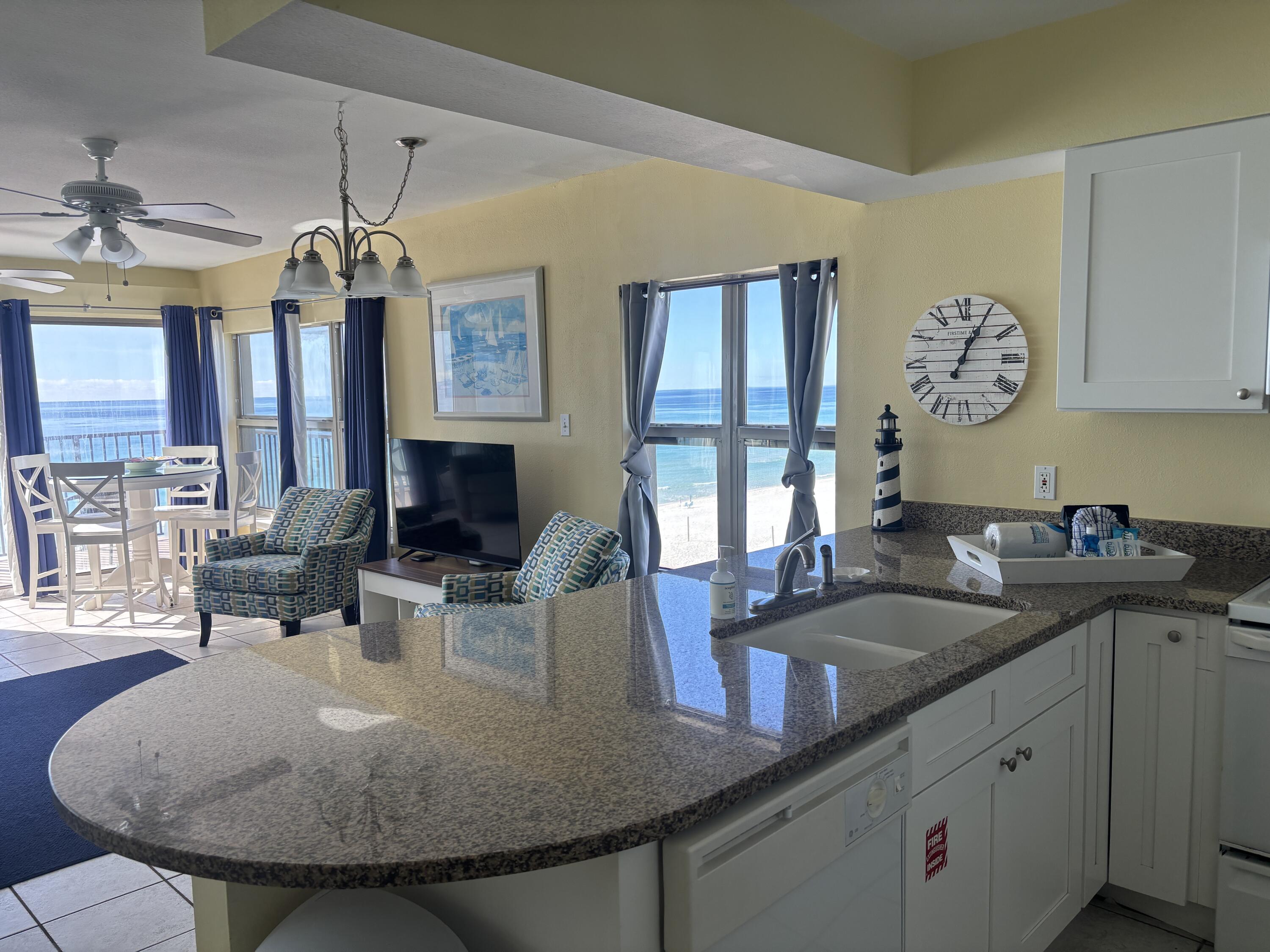 EMERALD TOWERS WEST CONDO - Residential