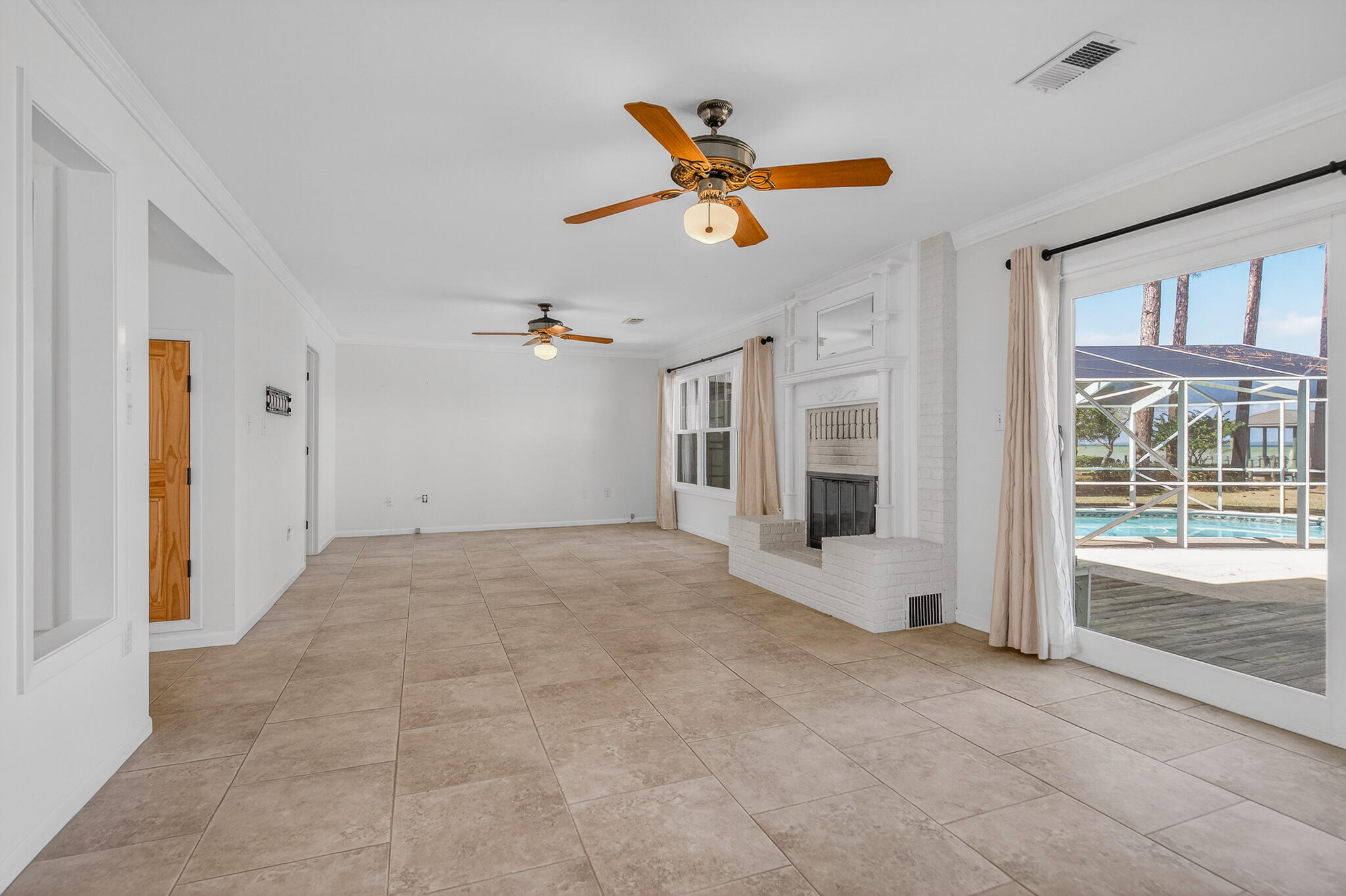 FLAMINGO BEACH - Residential