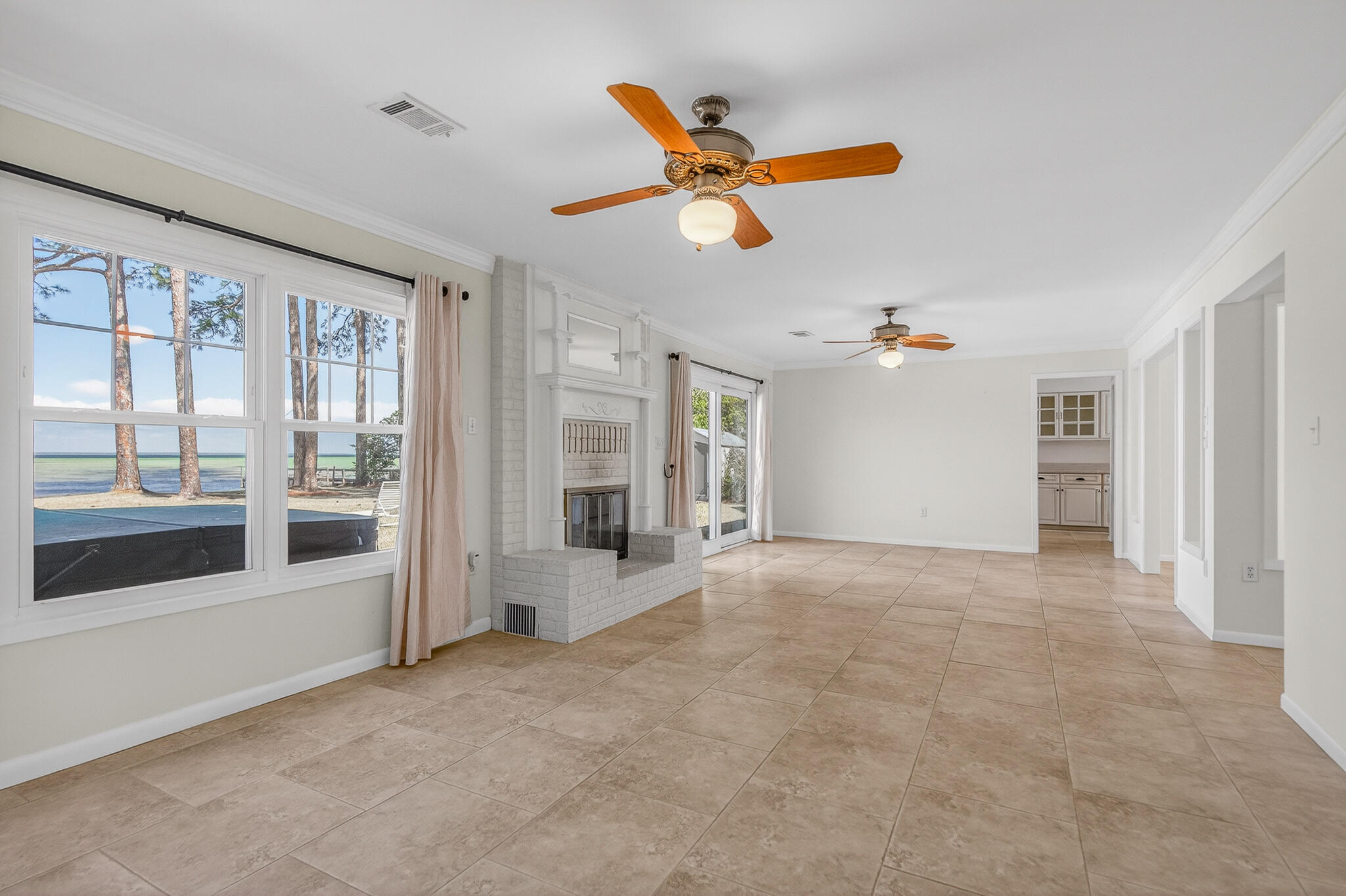 FLAMINGO BEACH - Residential