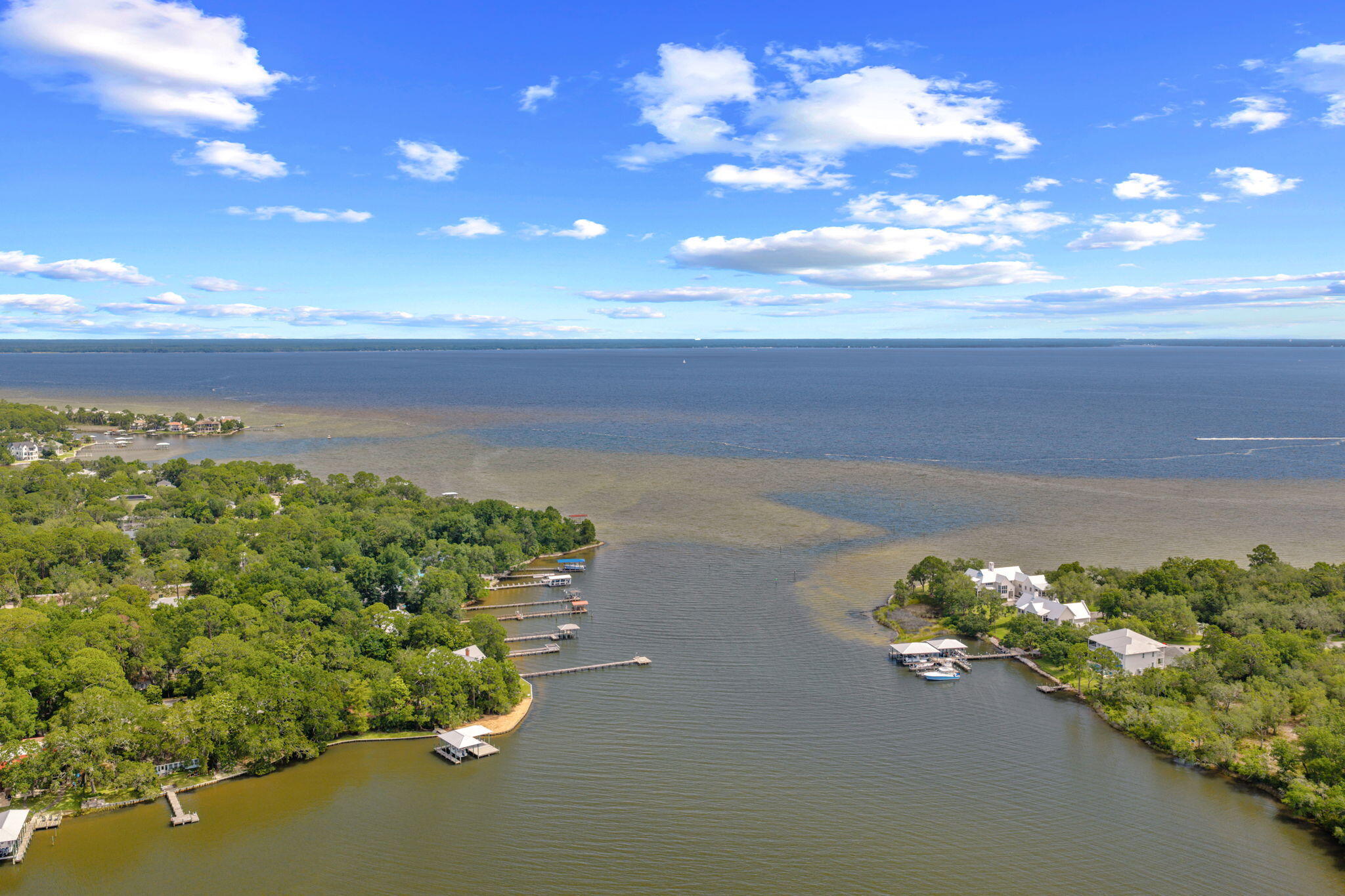 HARBOR OAKS - Residential