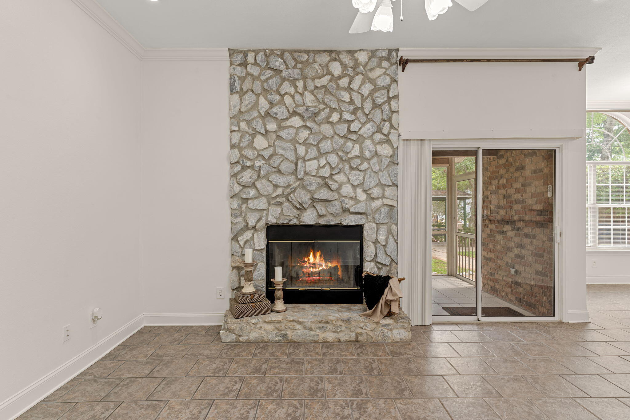 HARBOR OAKS - Residential