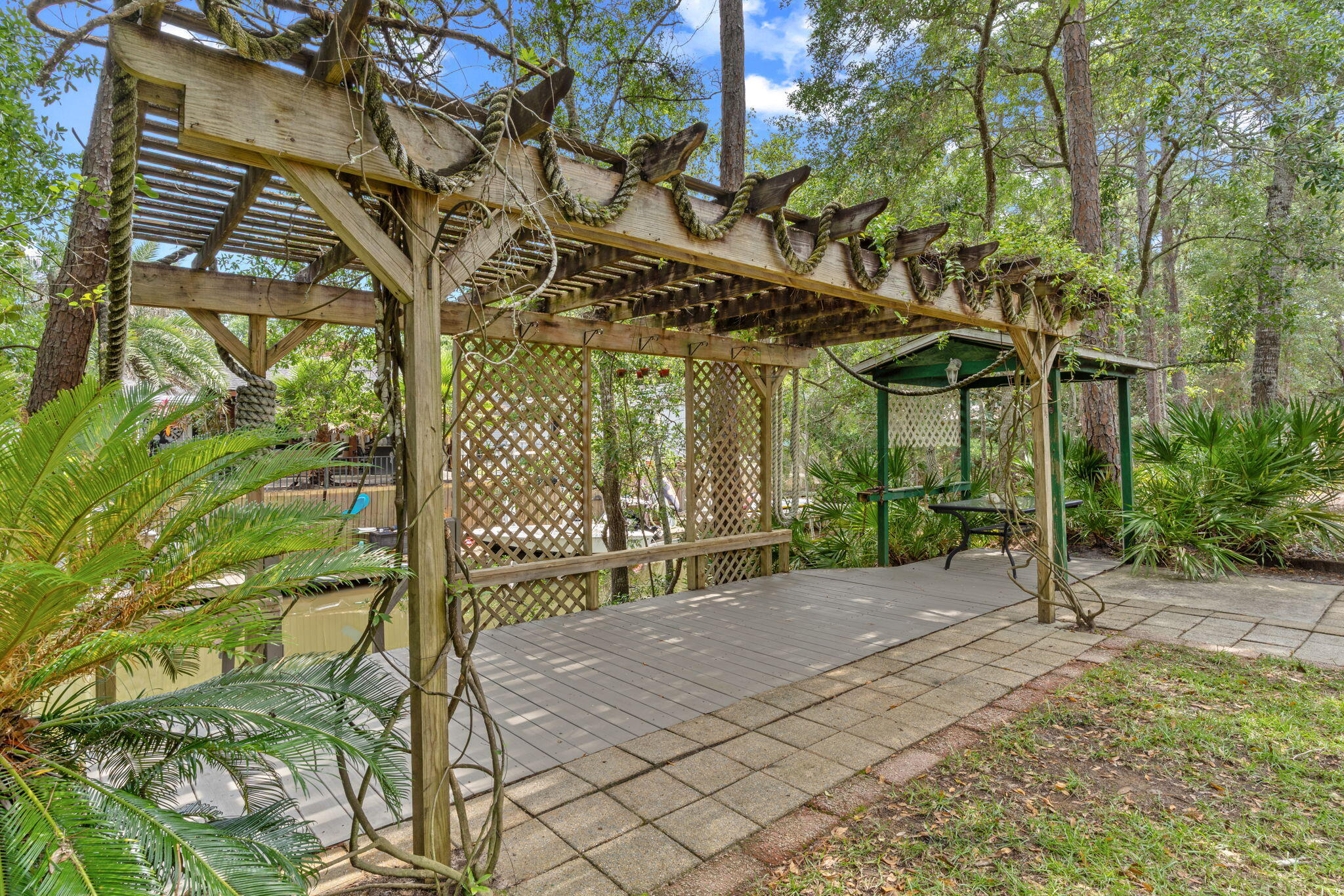 HARBOR OAKS - Residential