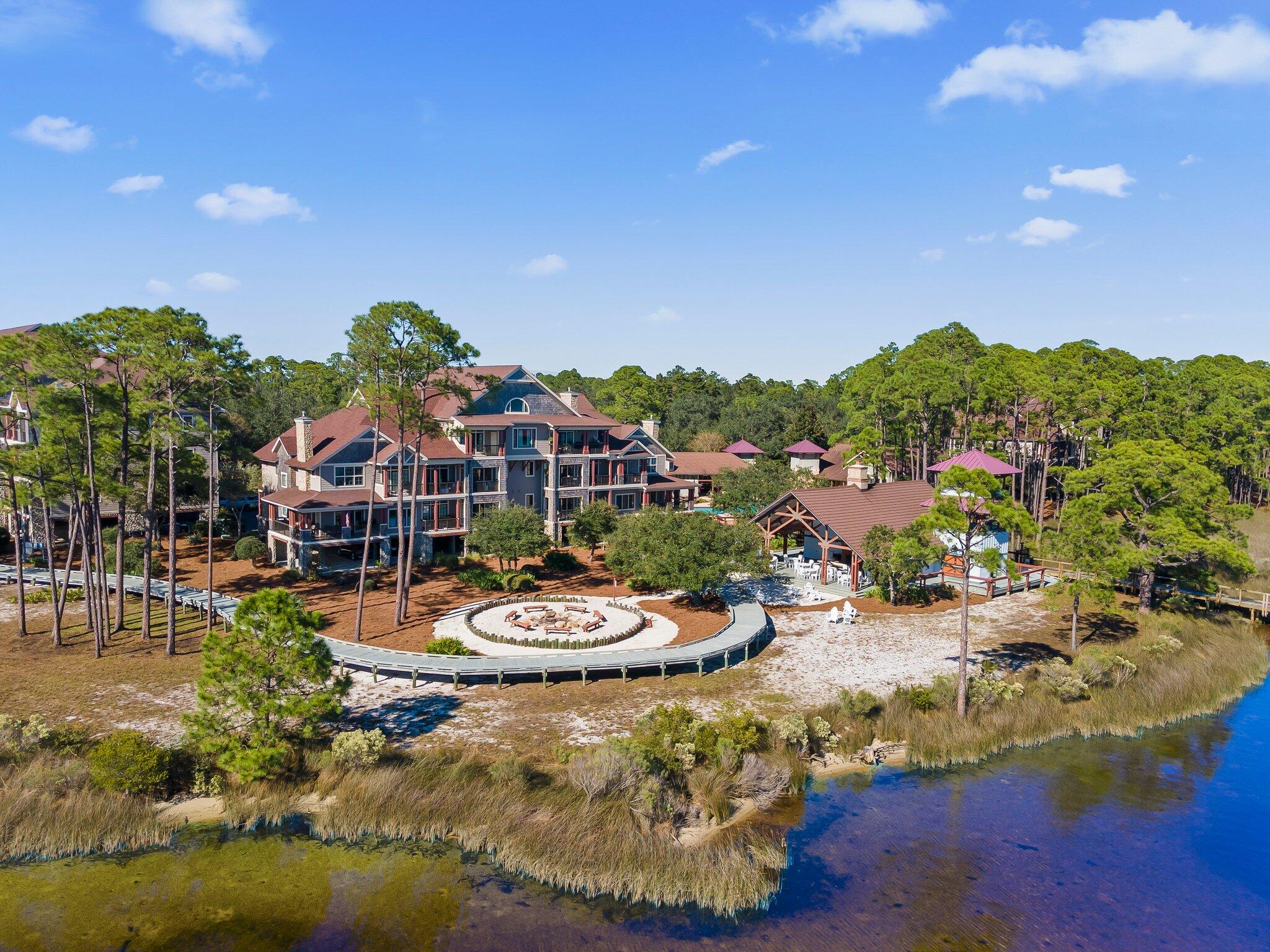 WILD HERON LAKESIDE LODGE - Residential