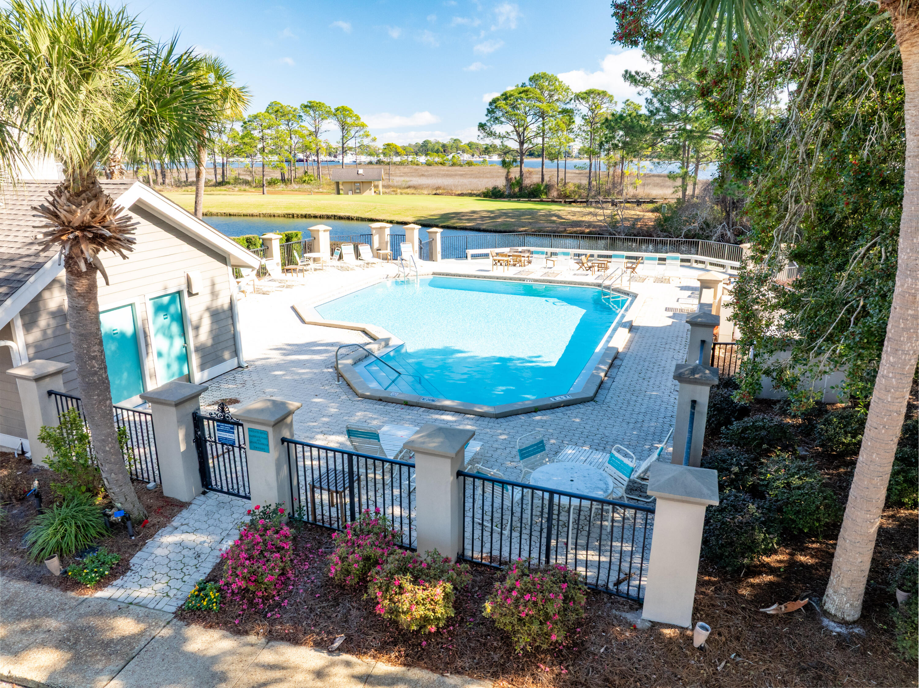 HARBOUR POINT CONDO - Residential