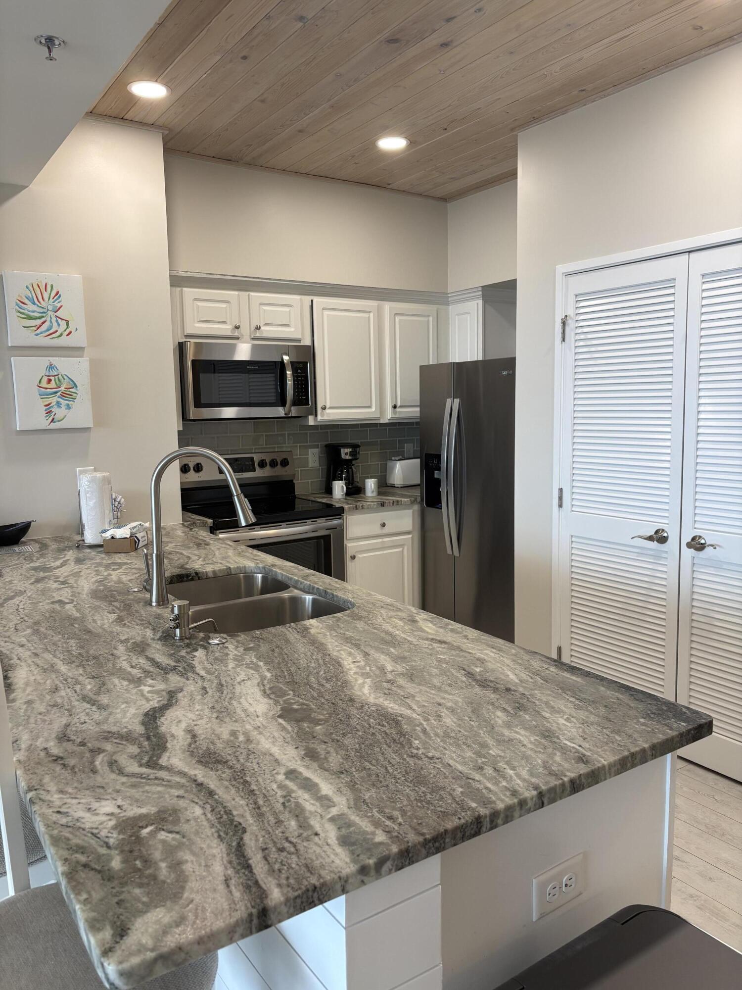 TIDES AT TOPS'L - Residential