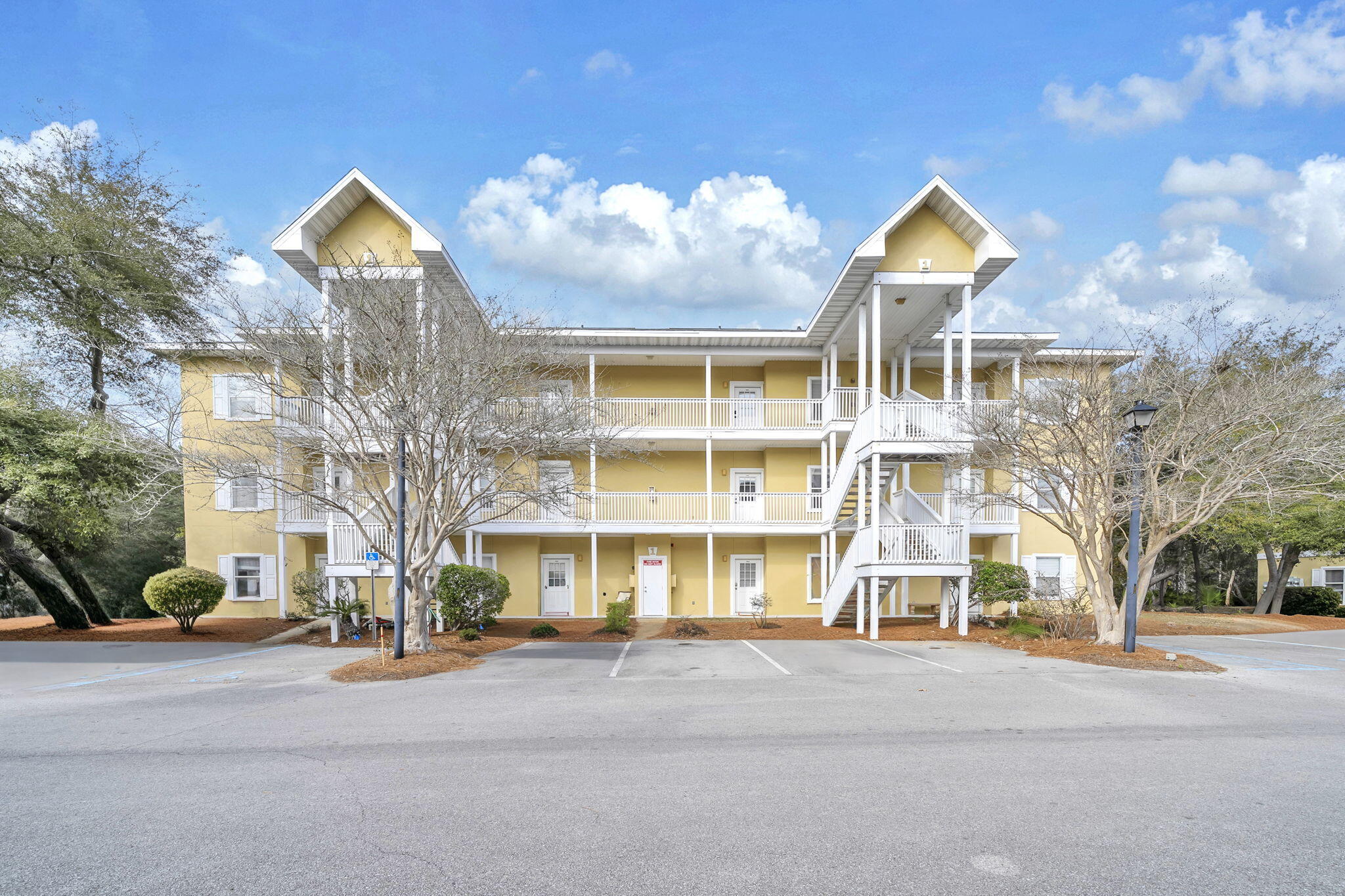 HERONS WATCH CONDO PH 1 - Residential