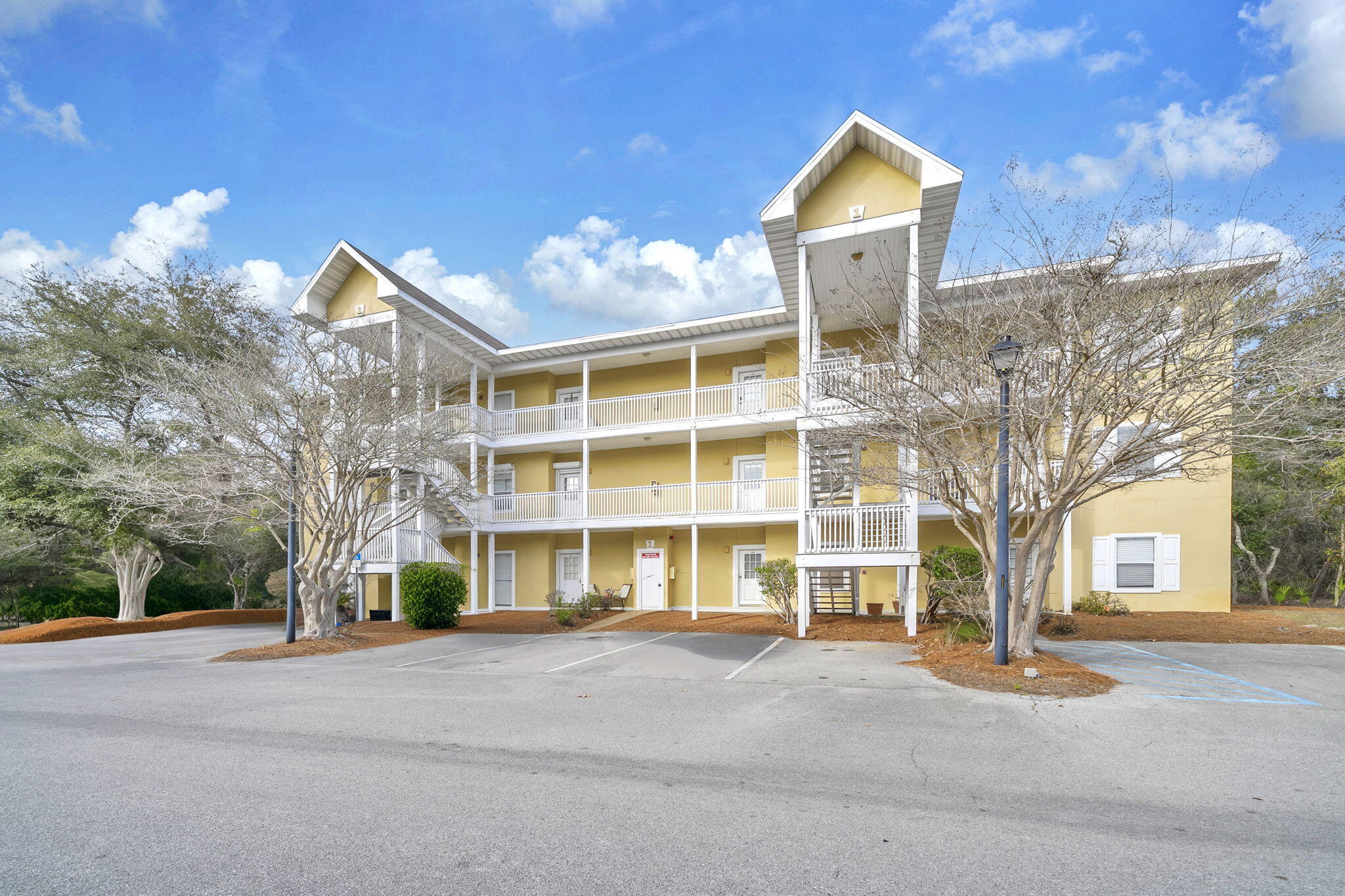 HERONS WATCH CONDO PH 1 - Residential
