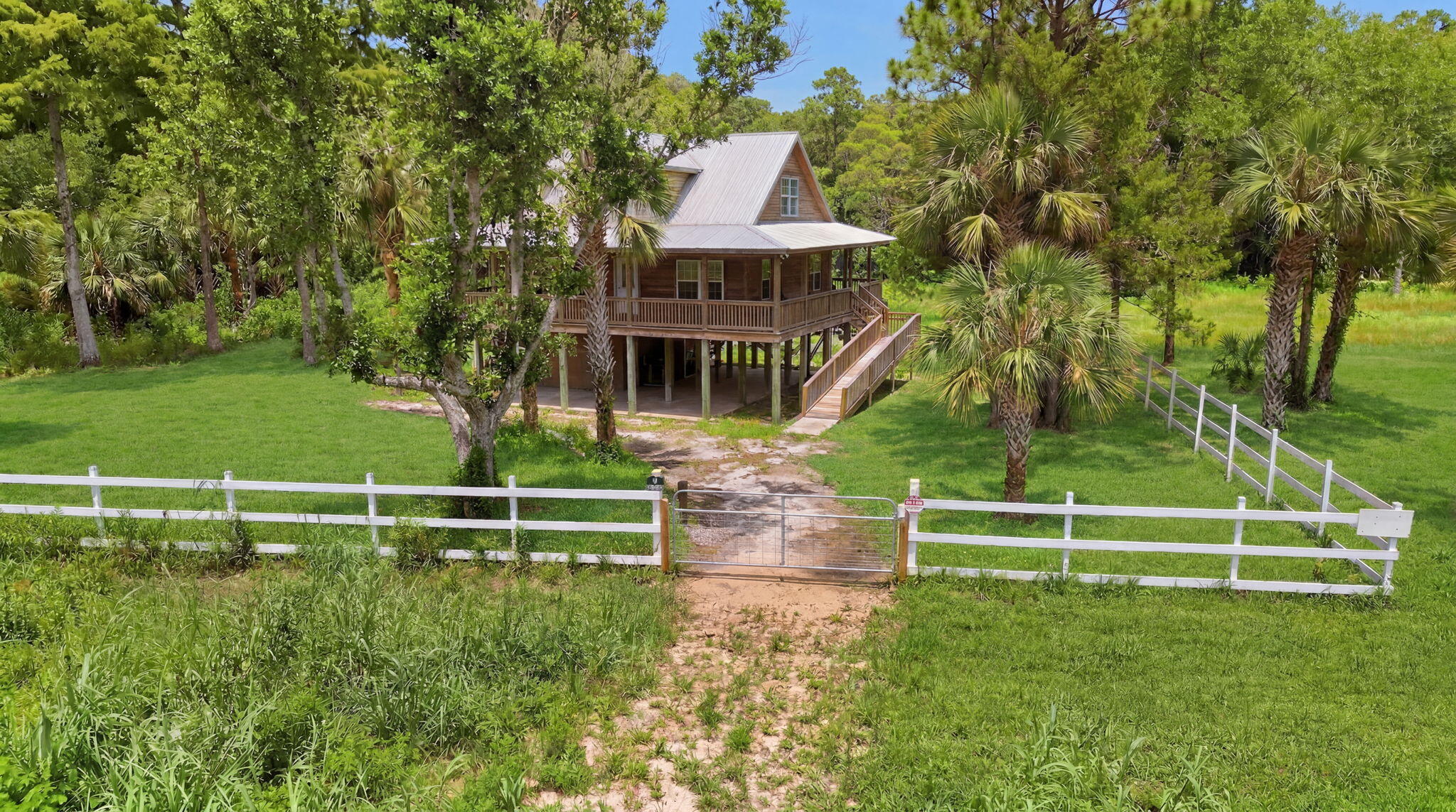 LOT 30 BLK D MULLET CREEK S/D PB 2-68A OR 3262-4107 OR 3353-3259 - Land