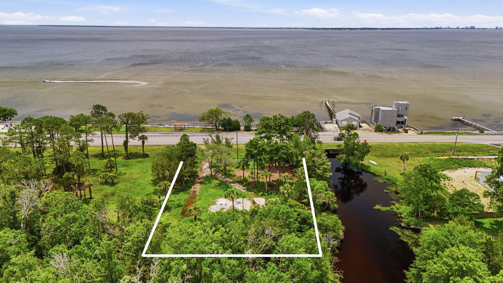 LOT 30 BLK D MULLET CREEK S/D PB 2-68A OR 3262-4107 OR 3353-3259 - Land