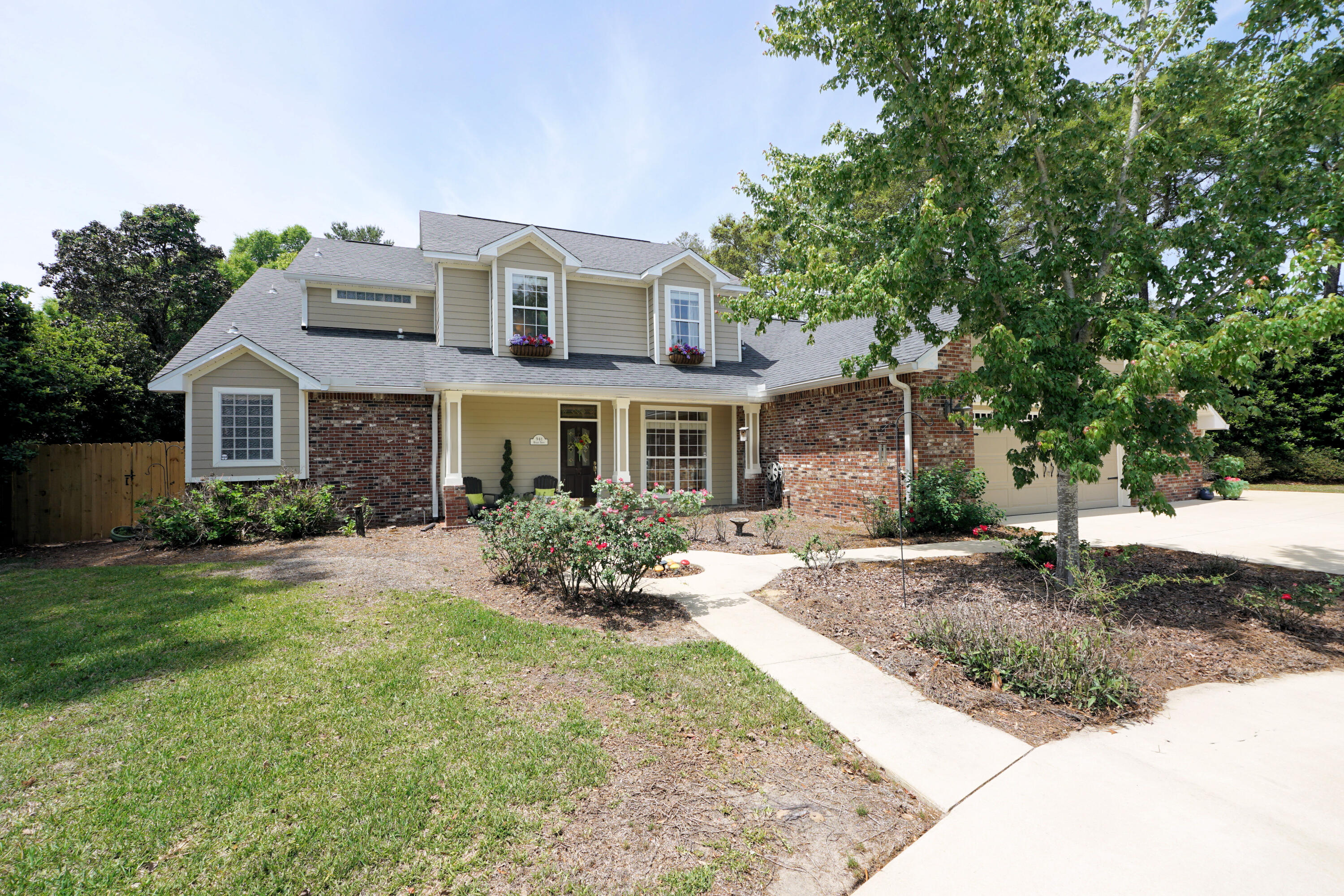 ROCKY BAYOU COUNTRY CLUB ESTATES 10 - Residential