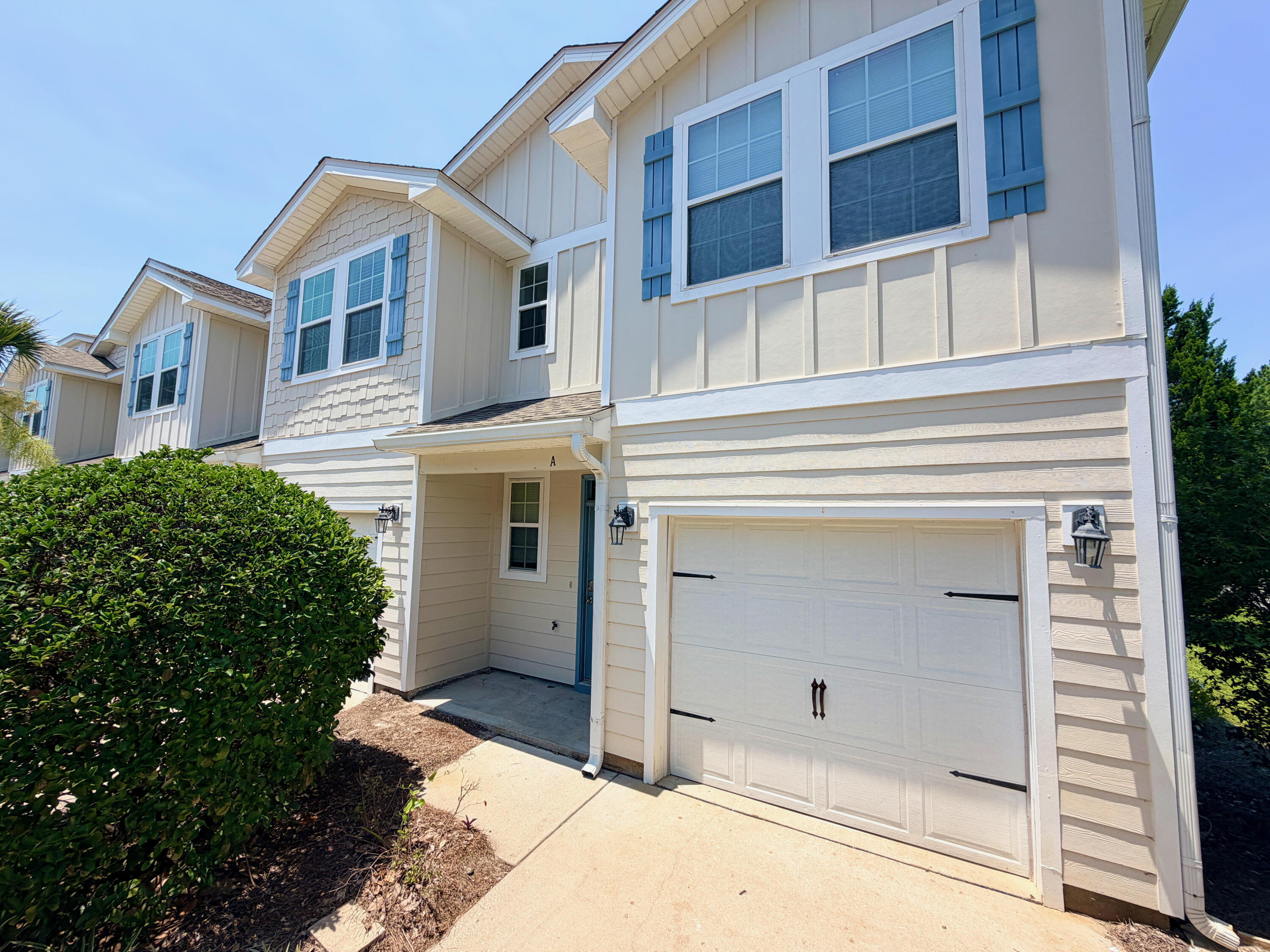 WATER OAKS T/H - Residential