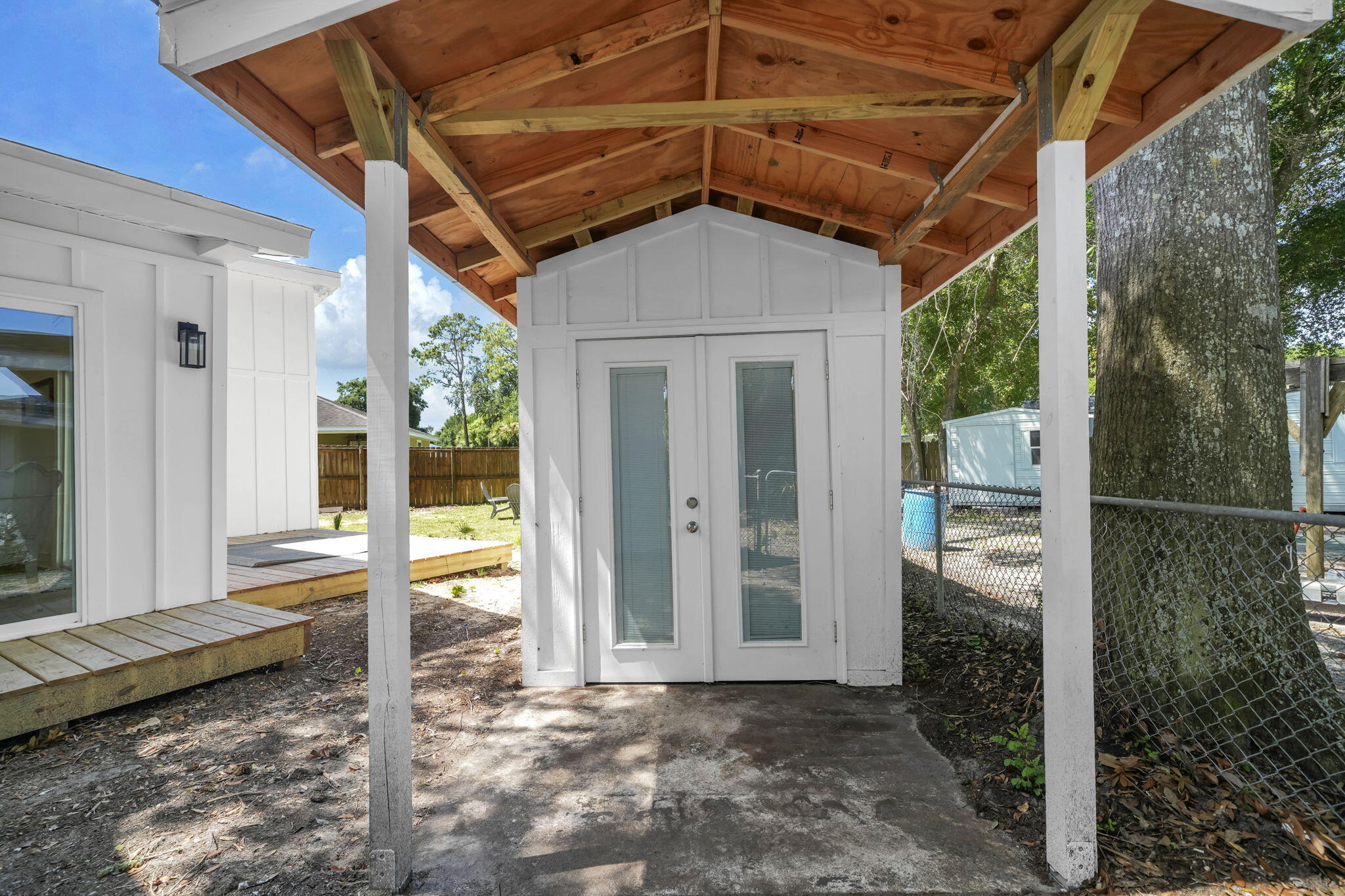 ELLIOTTS POINT 8TH ADDN - Residential
