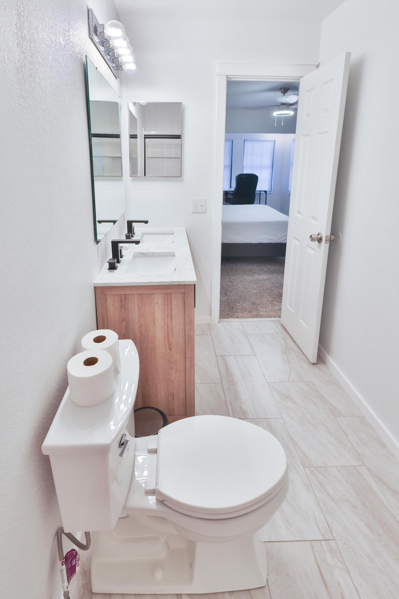 ELLIOTTS POINT 7TH ADDN - Residential