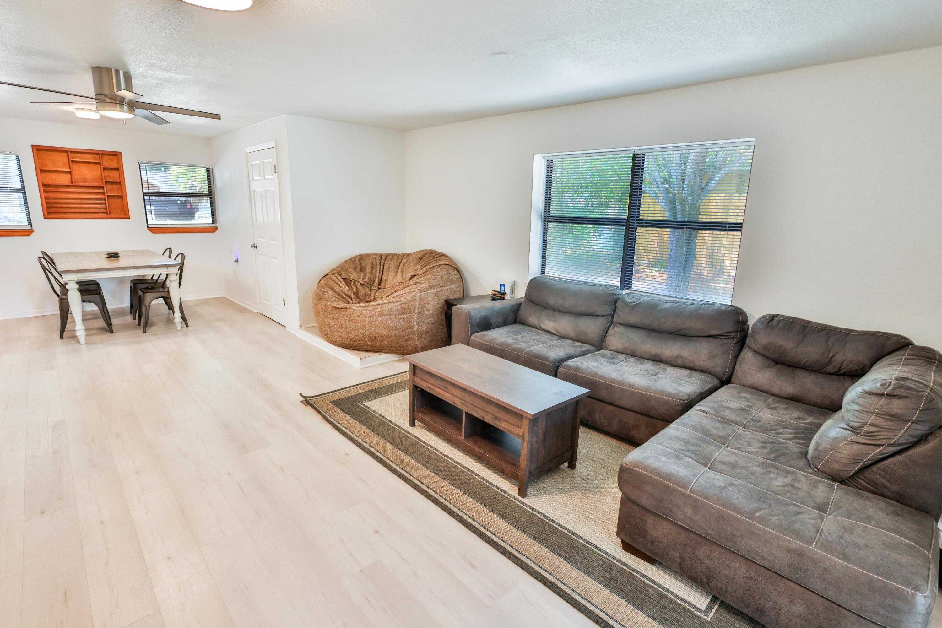 ELLIOTTS POINT 7TH ADDN - Residential
