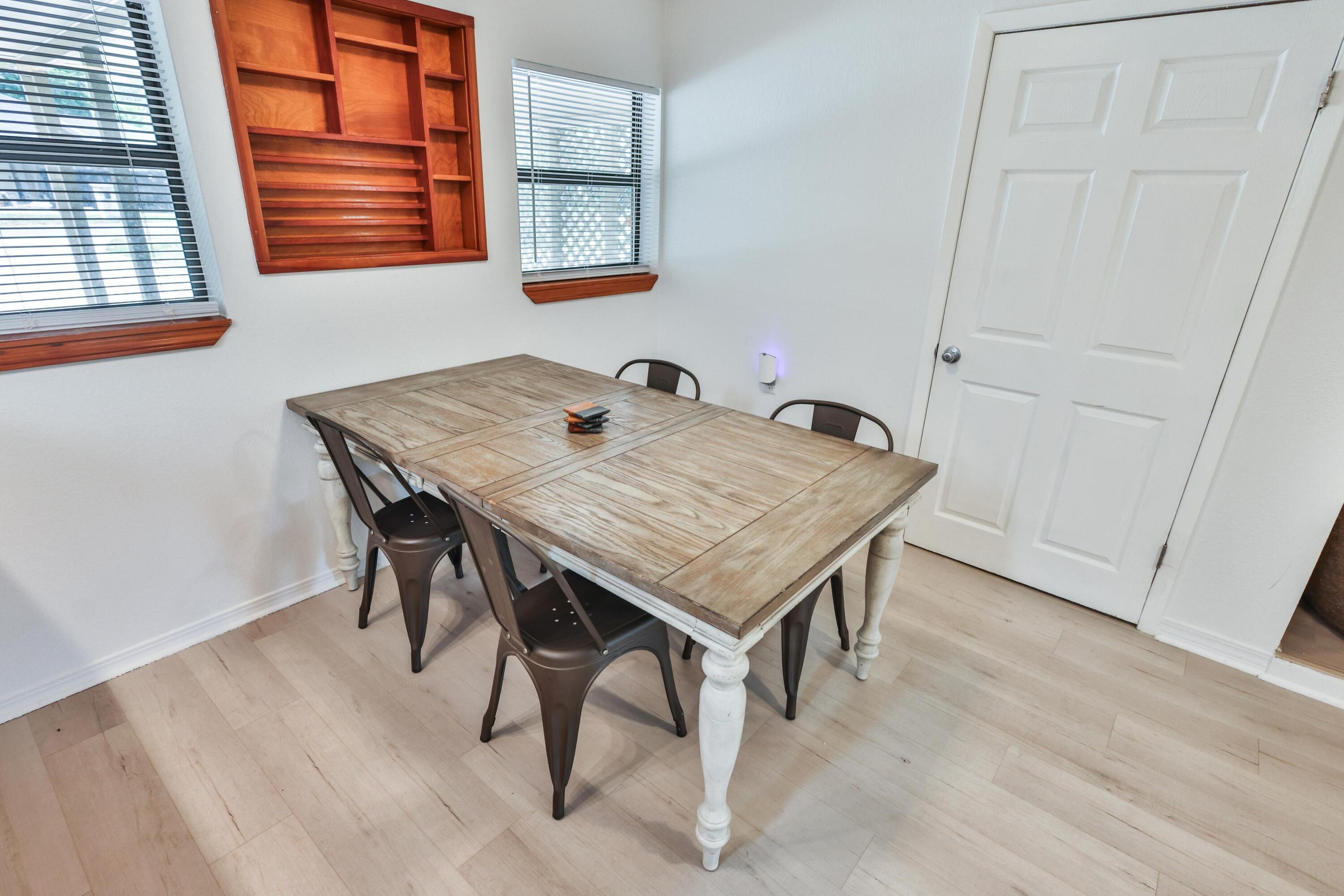 ELLIOTTS POINT 7TH ADDN - Residential