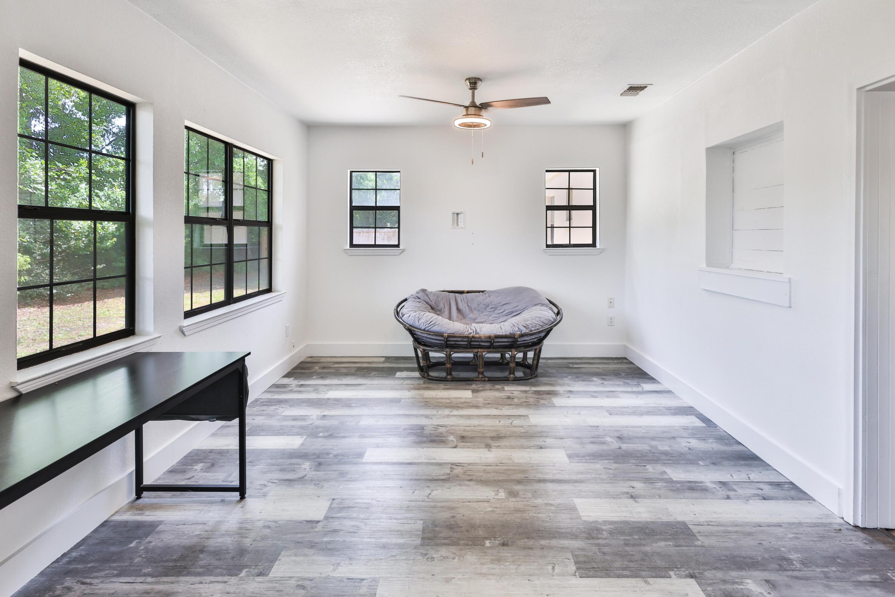 ELLIOTTS POINT 7TH ADDN - Residential