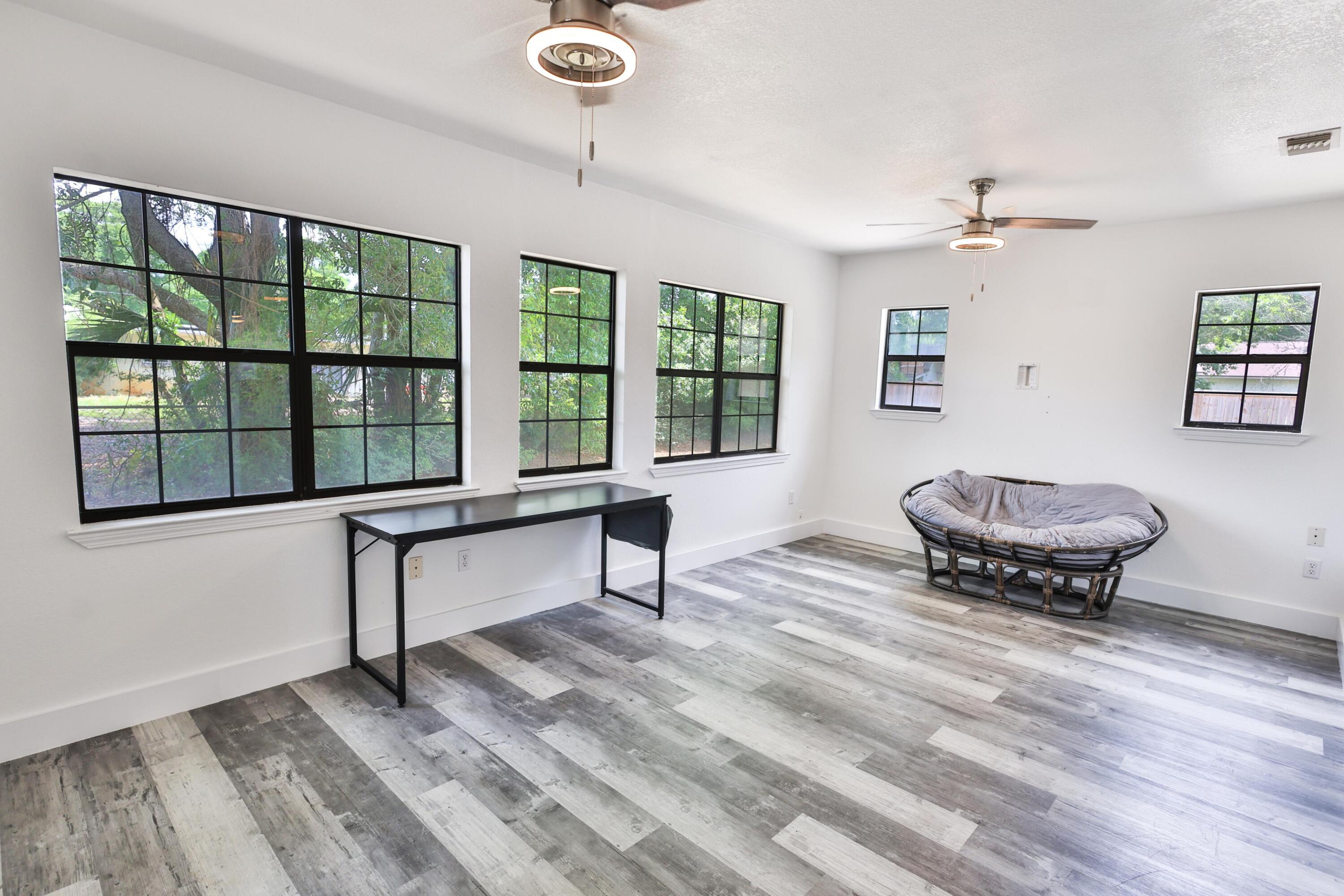 ELLIOTTS POINT 7TH ADDN - Residential