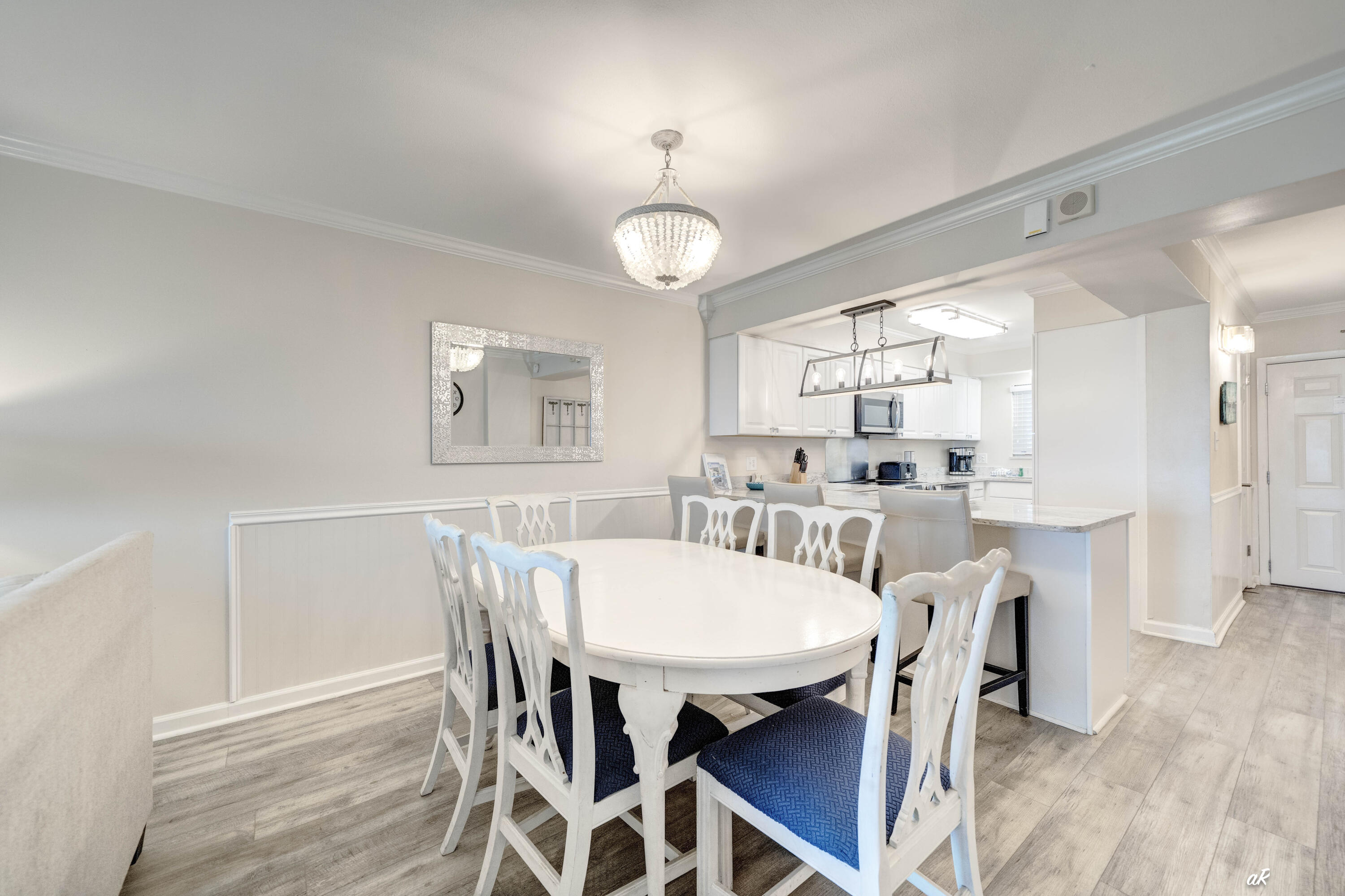 REGENCY TOWERS - Residential
