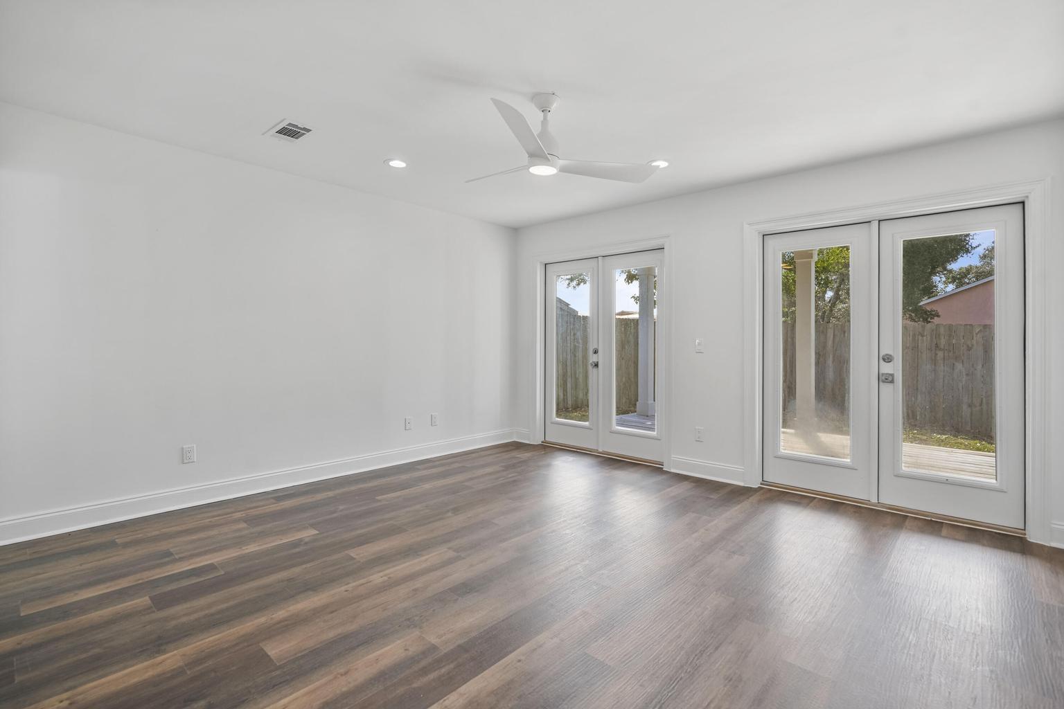 RIVIERA BEACH - Residential Lease