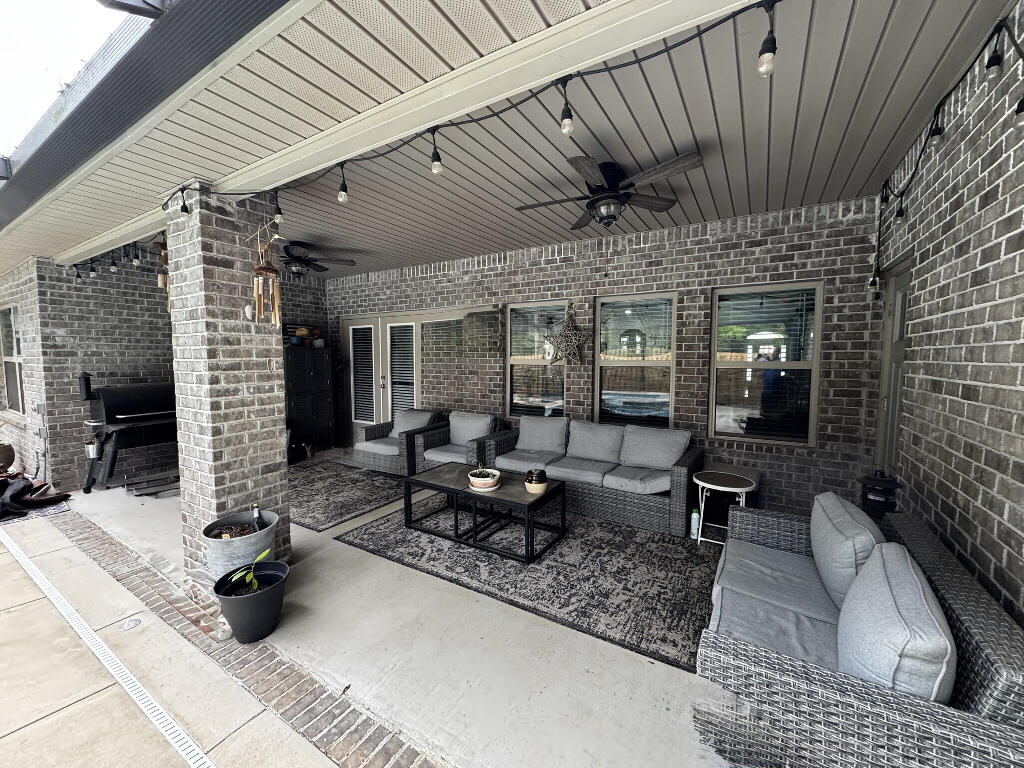 ASHLEY PLANTATION PHASE 4-B LOT 24 BLK J AS DES IN OR 4221 PG 321 - Residential