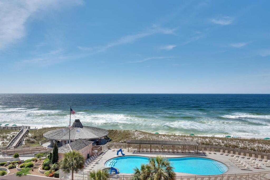 Jetty East Condominium - Residential