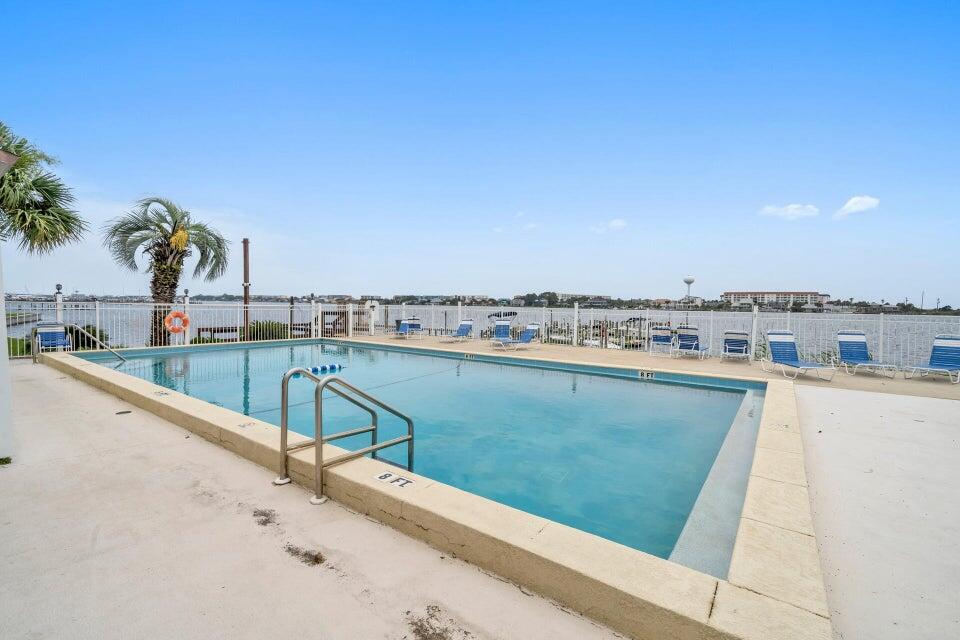 FOUNTAINHEAD CONDO - Residential Lease