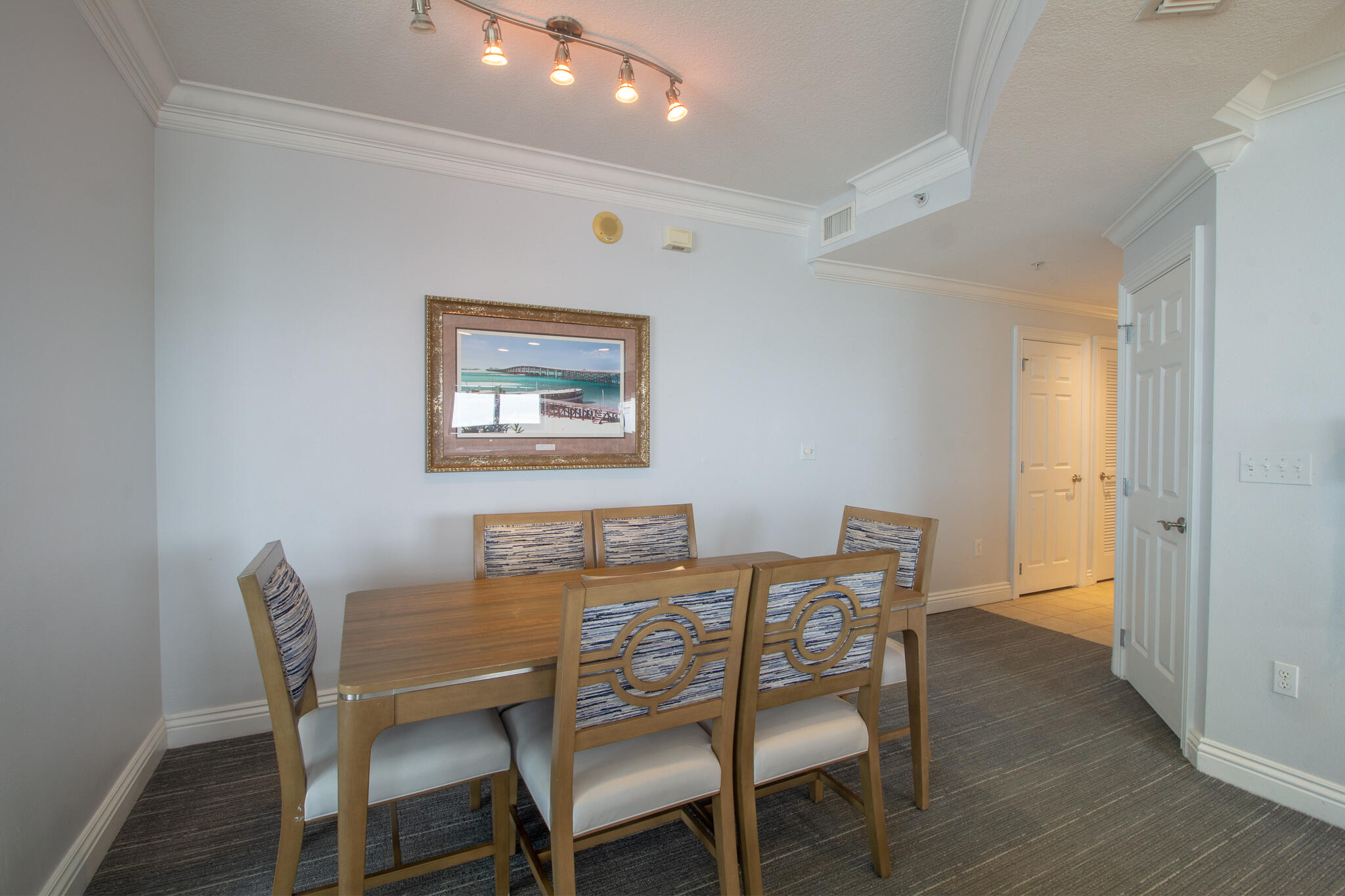 EMERALD GRANDE - Residential