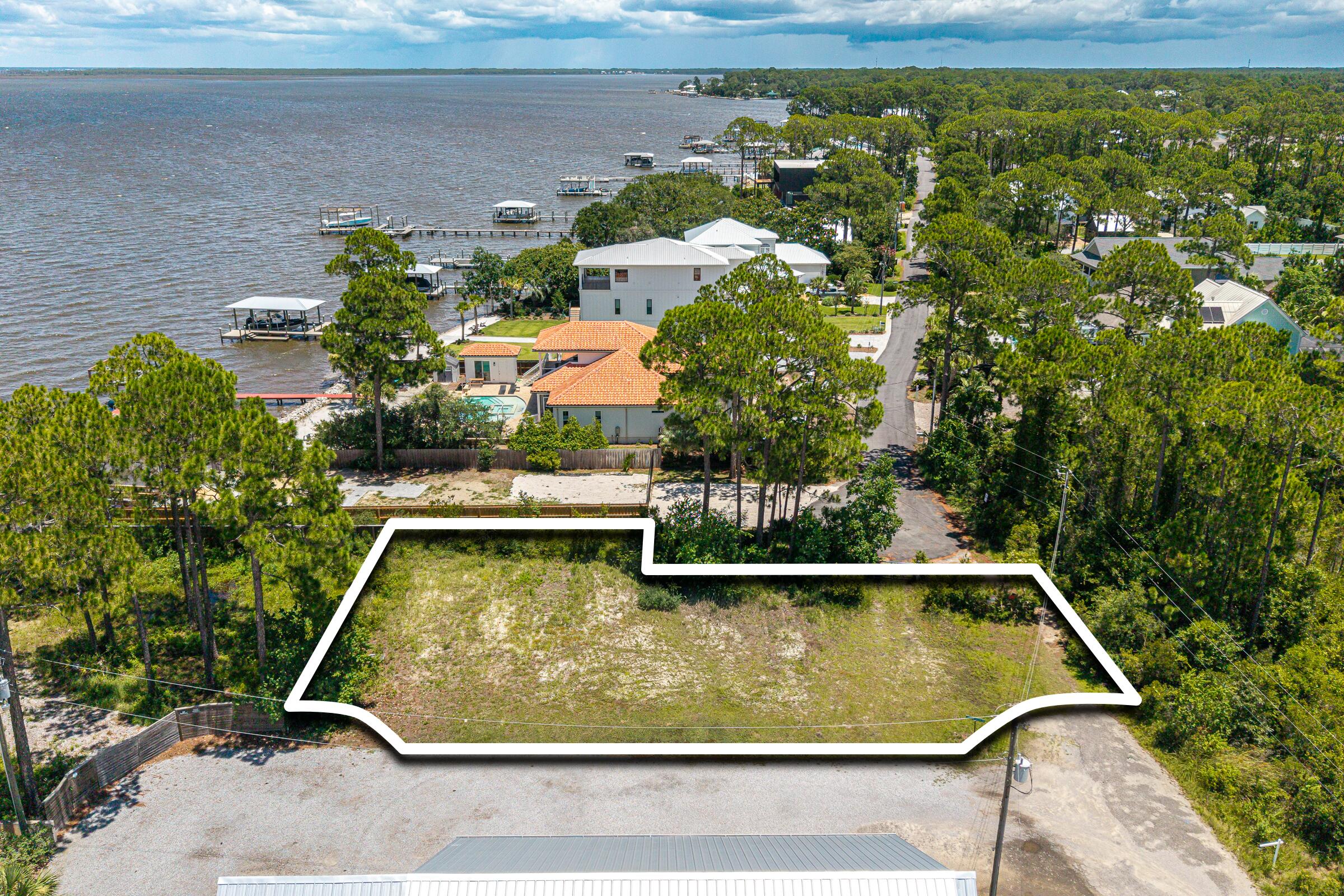 SHELTER COVE ESTATES - Land