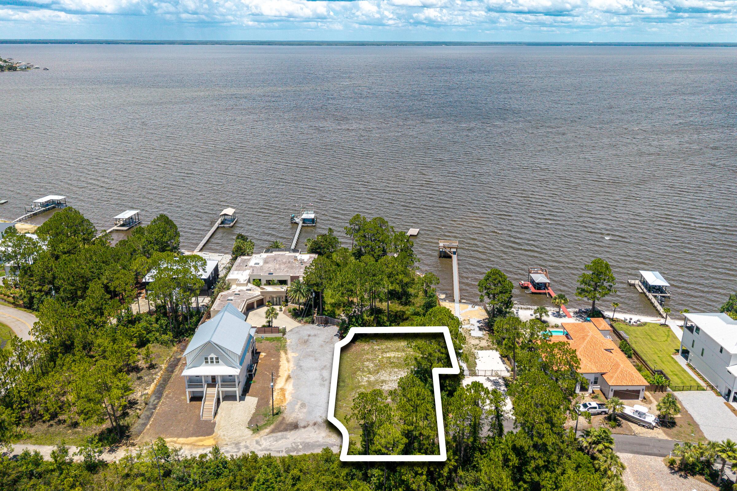 SHELTER COVE ESTATES - Land