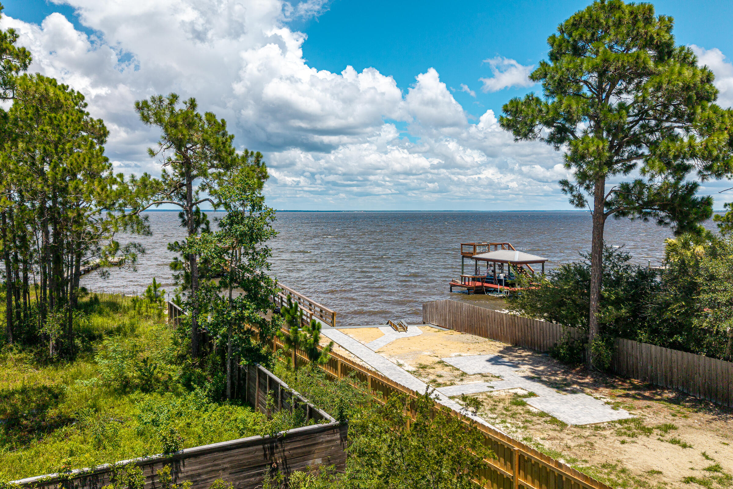 SHELTER COVE ESTATES - Land