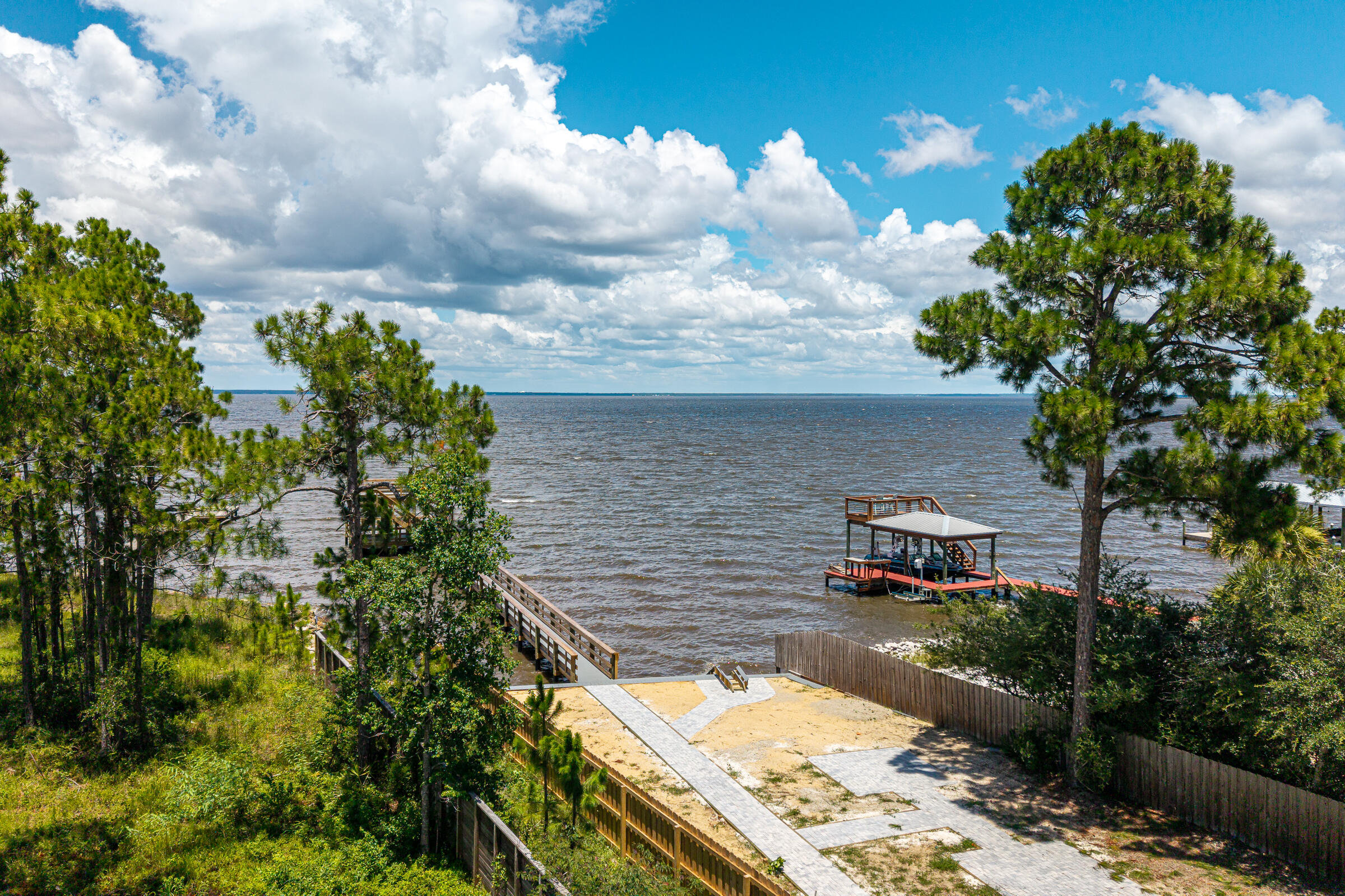 SHELTER COVE ESTATES - Land