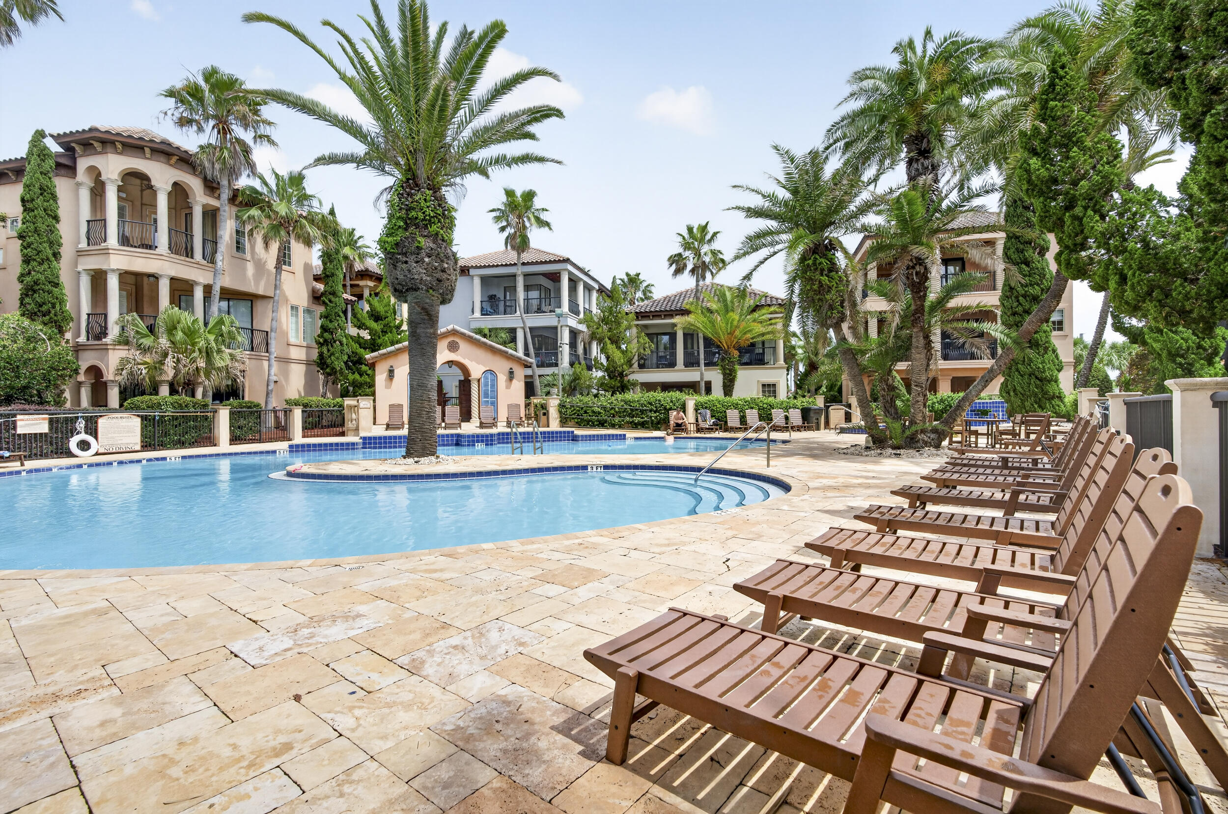 SAINT TROPEZ - Residential
